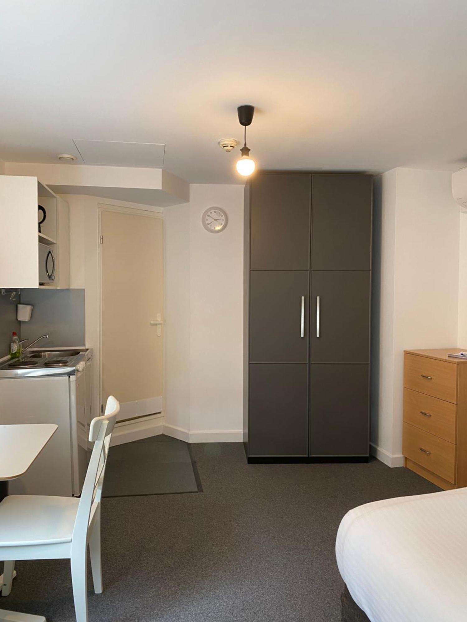 Aparthotel Studio Flat Farringdon London