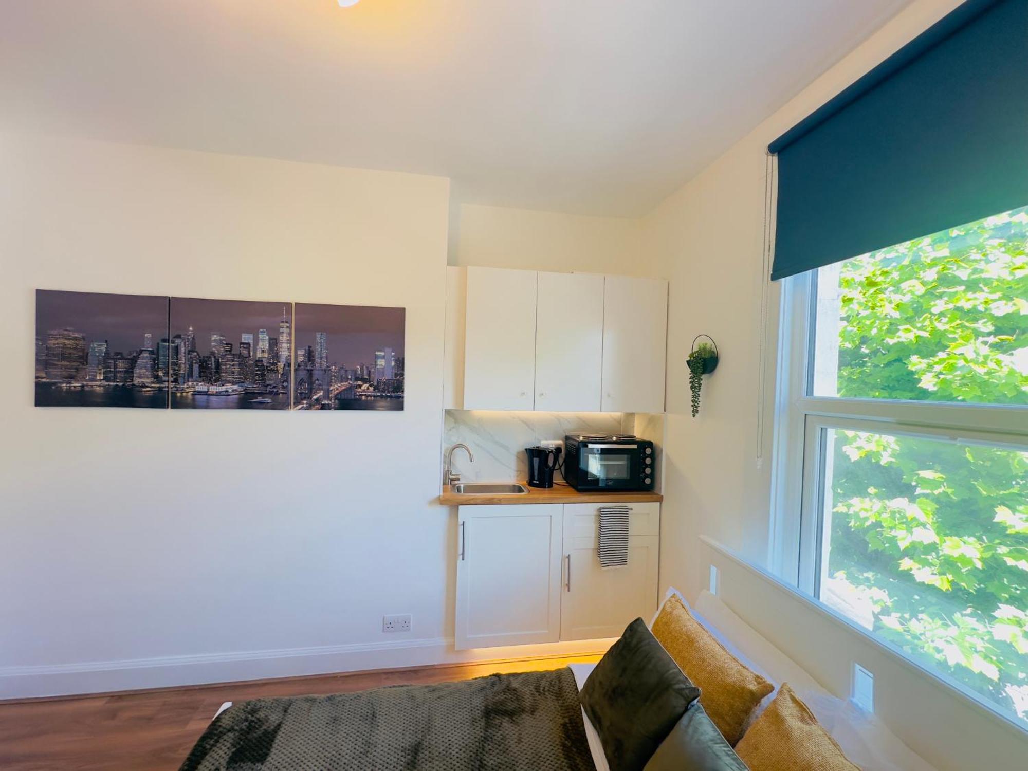 Apartment Zee Homes W6 London