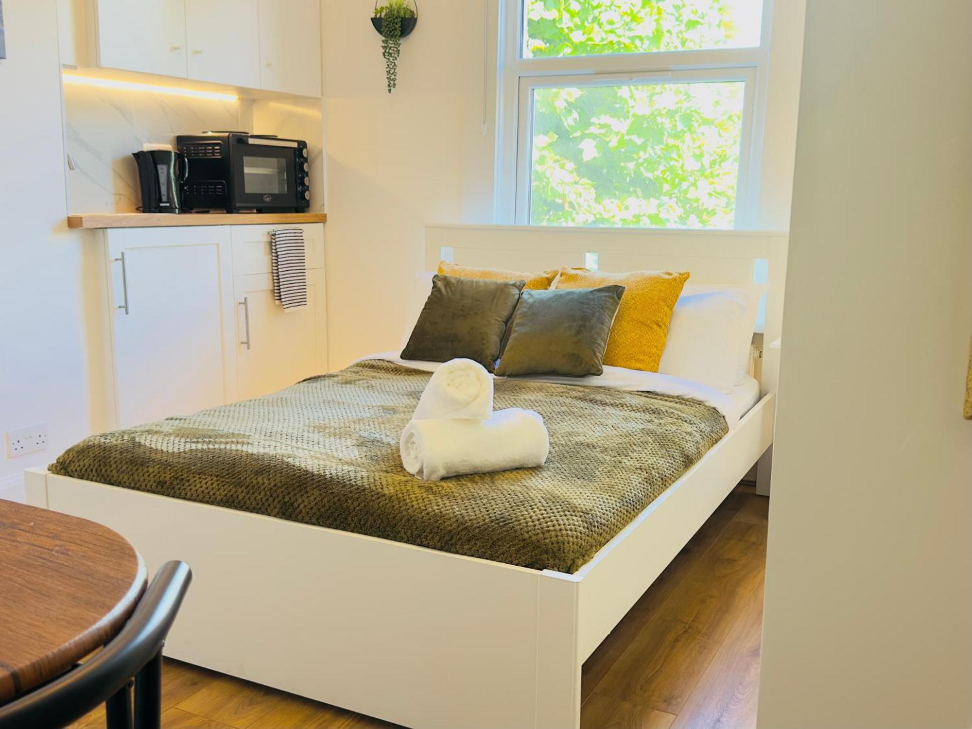 Zee Homes W6 Apartment