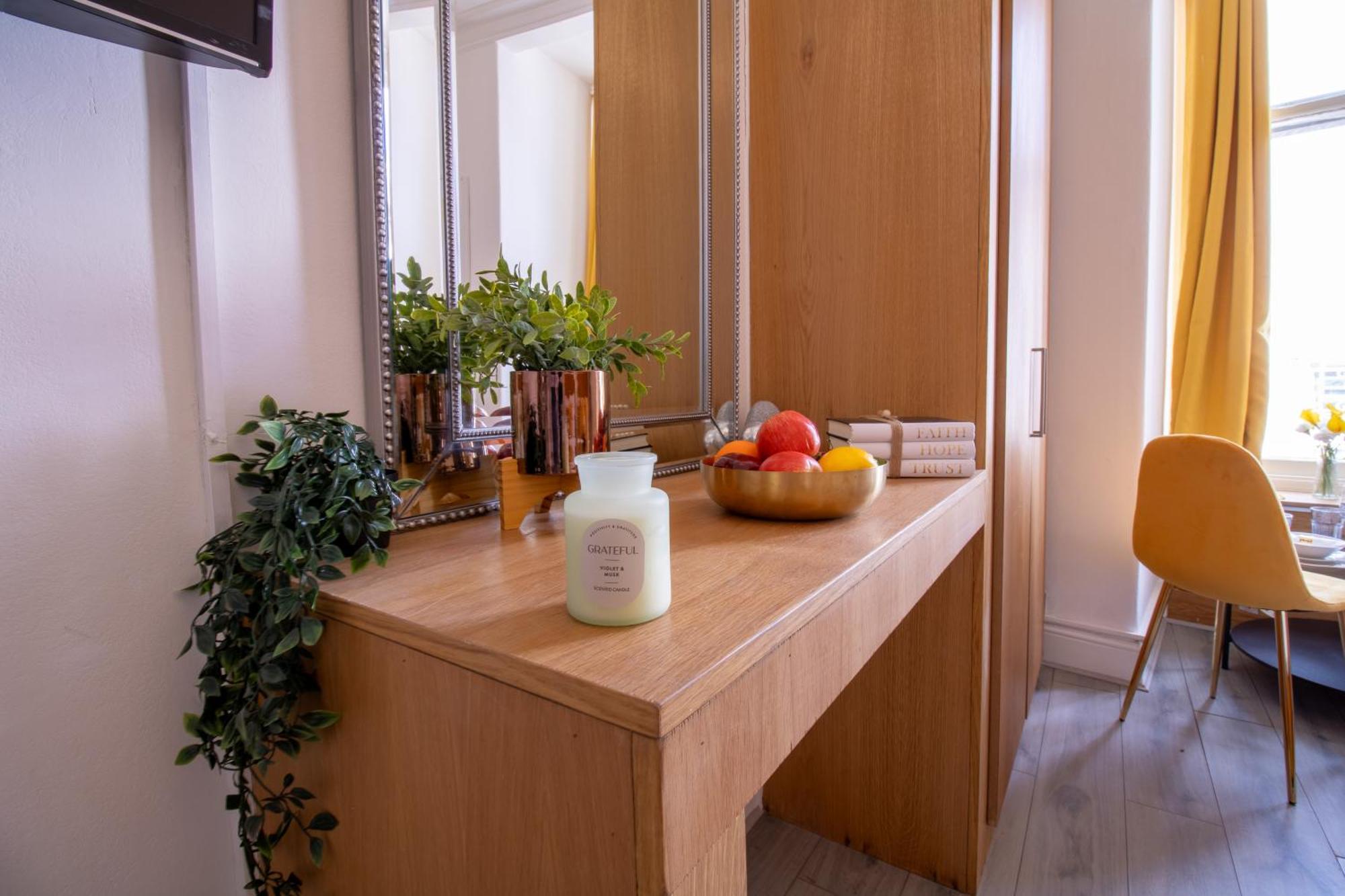 Spacious On Oxford Street 9gc London