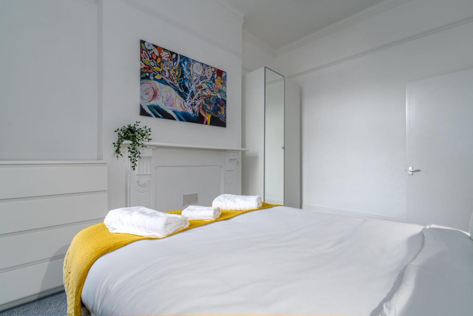 Сasa de vacaciones Guestready - Soberbo Moderno Com Jardim Em Kilburn