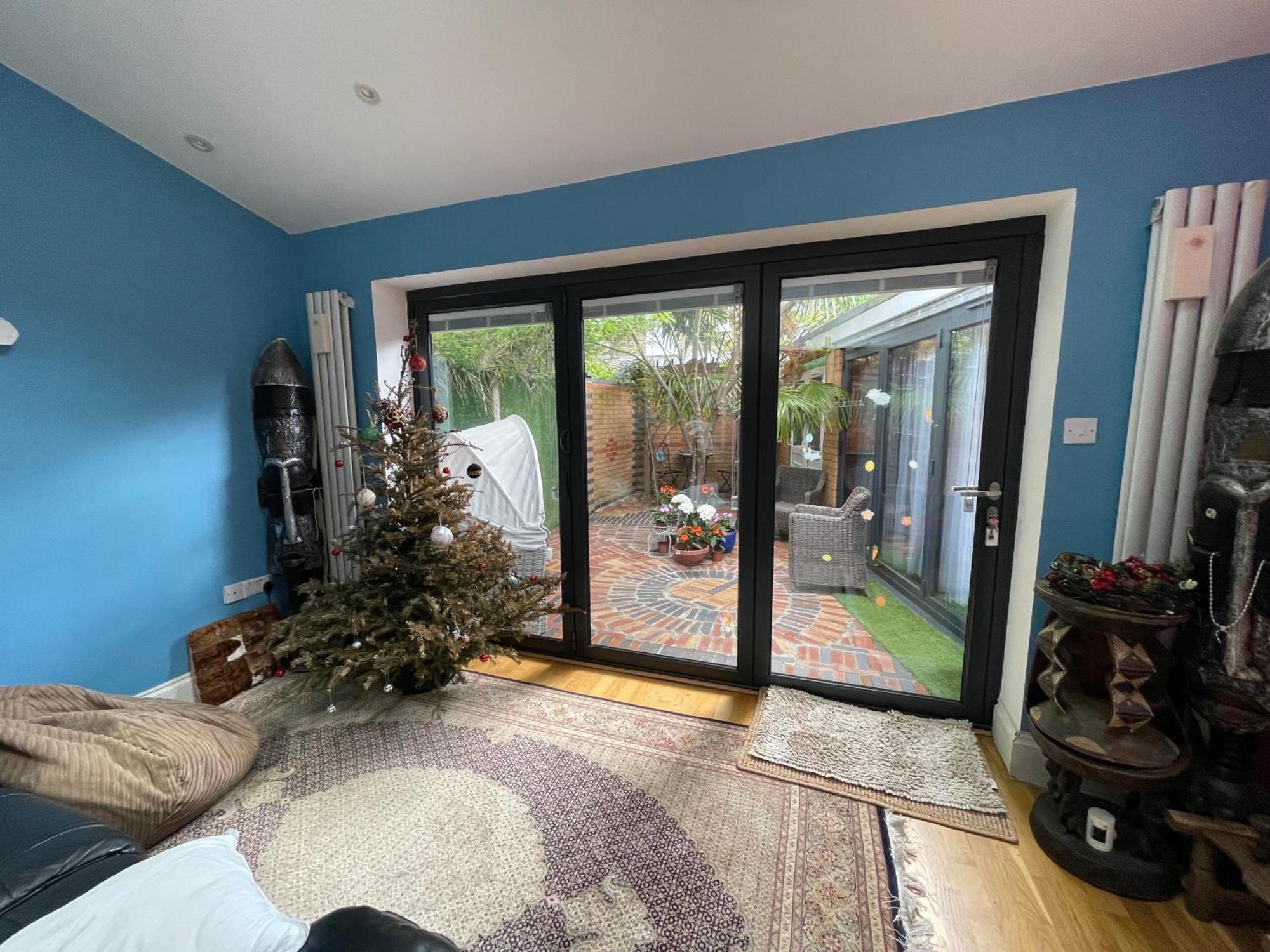Pousada Luxe Quartet: Spacious 4-bed Retreat Near Elizabeth Line *