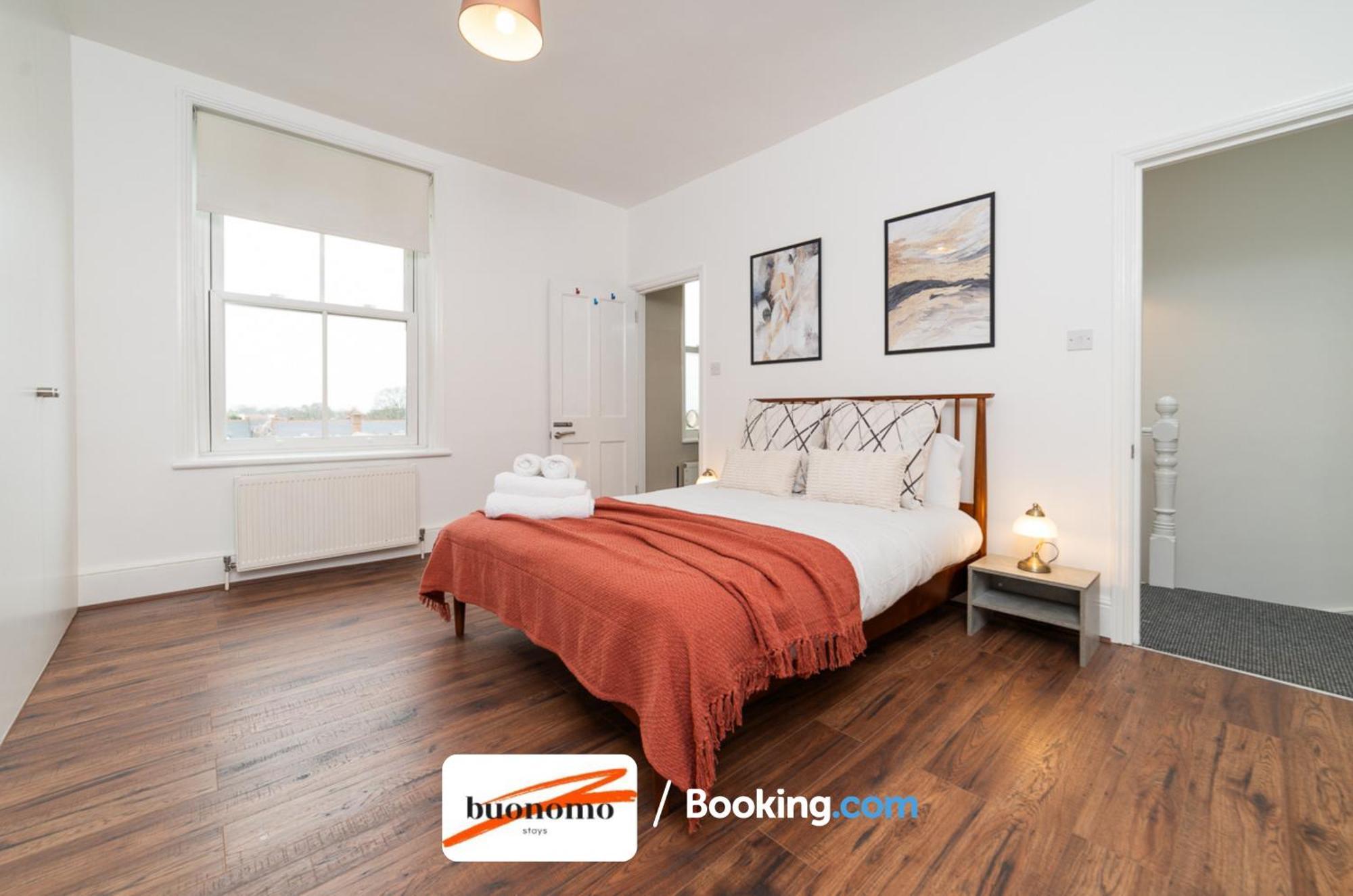 Apartamento Three Bedroom At Buonomo Short Lets & Serviced Close To Wimbledon Tennis Courts