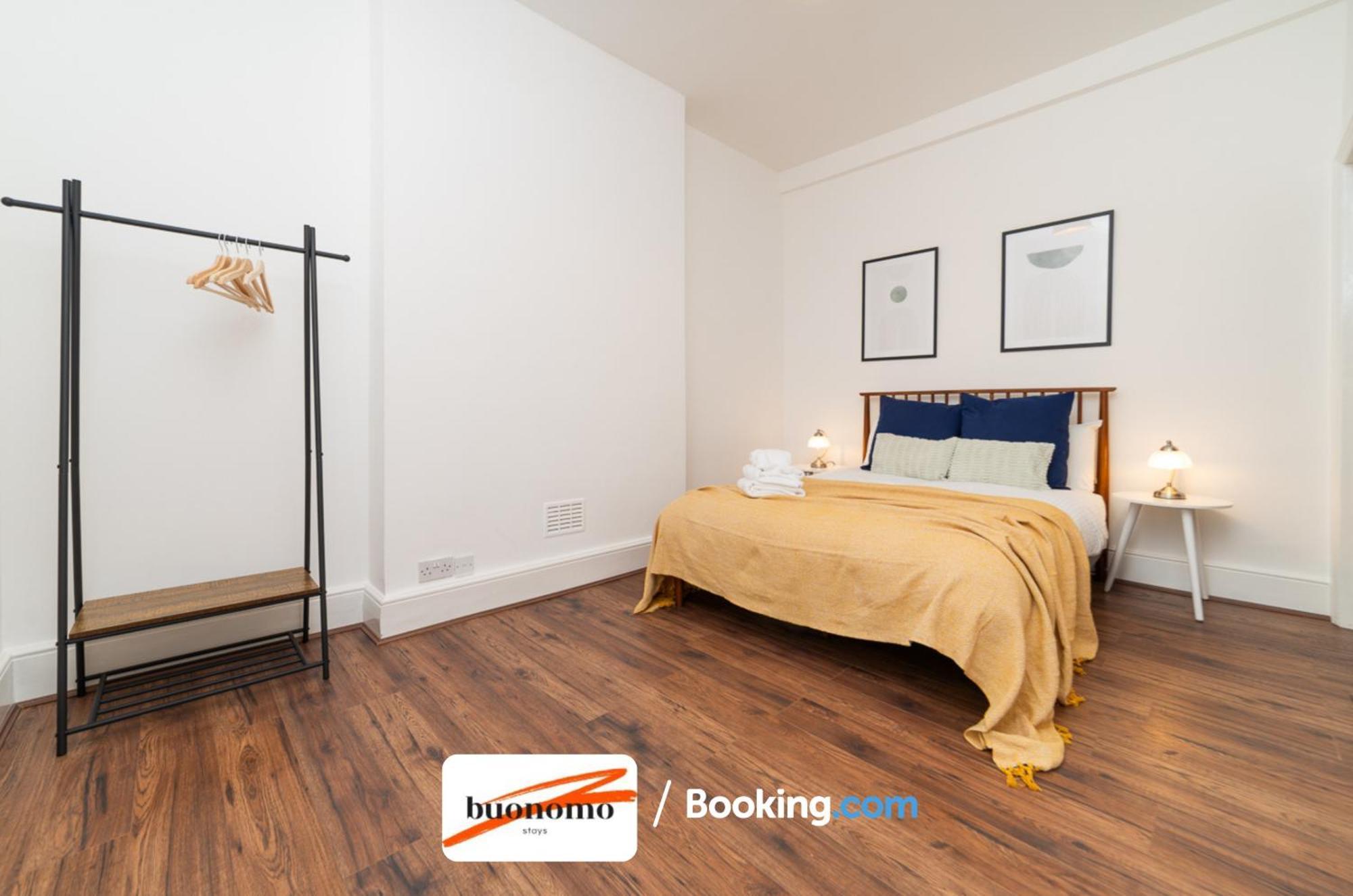 Three Bedroom At Buonomo Short Lets & Serviced Close To Wimbledon Tennis Courts Apartamento Londres