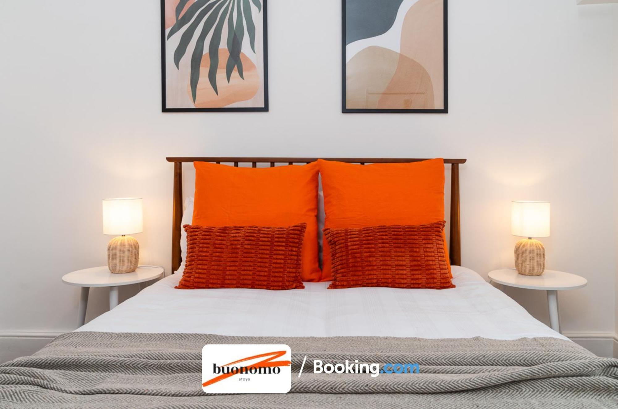 Three Bedroom At Buonomo Short Lets & Serviced Close To Wimbledon Tennis Courts Apartamento *