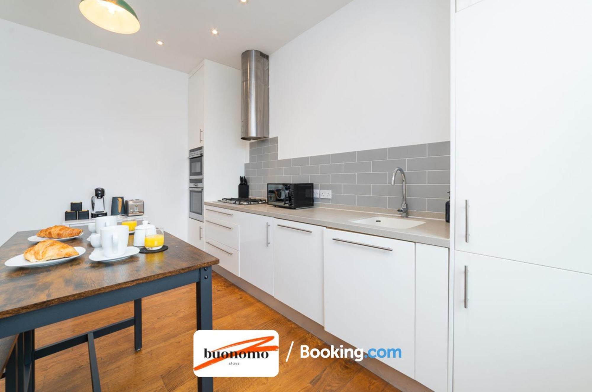 Apartamento Three Bedroom At Buonomo Short Lets & Serviced Close To Wimbledon Tennis Courts Londres