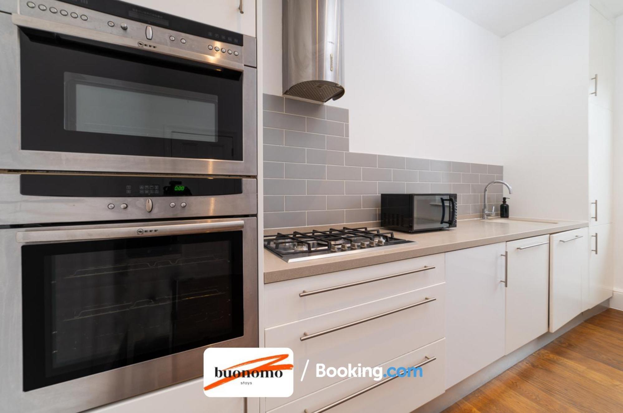Three Bedroom At Buonomo Short Lets & Serviced Close To Wimbledon Tennis Courts Apartamento Londres