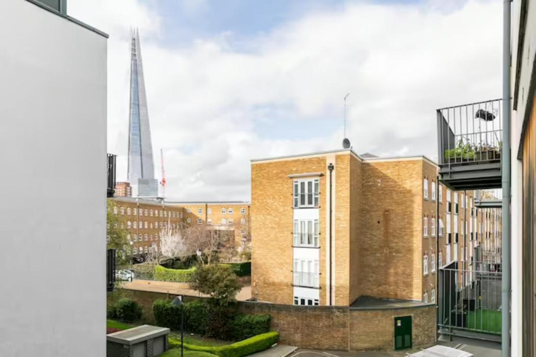 Spacious Air-conditioned Double With Workspace Hospedagem domiciliar Londres