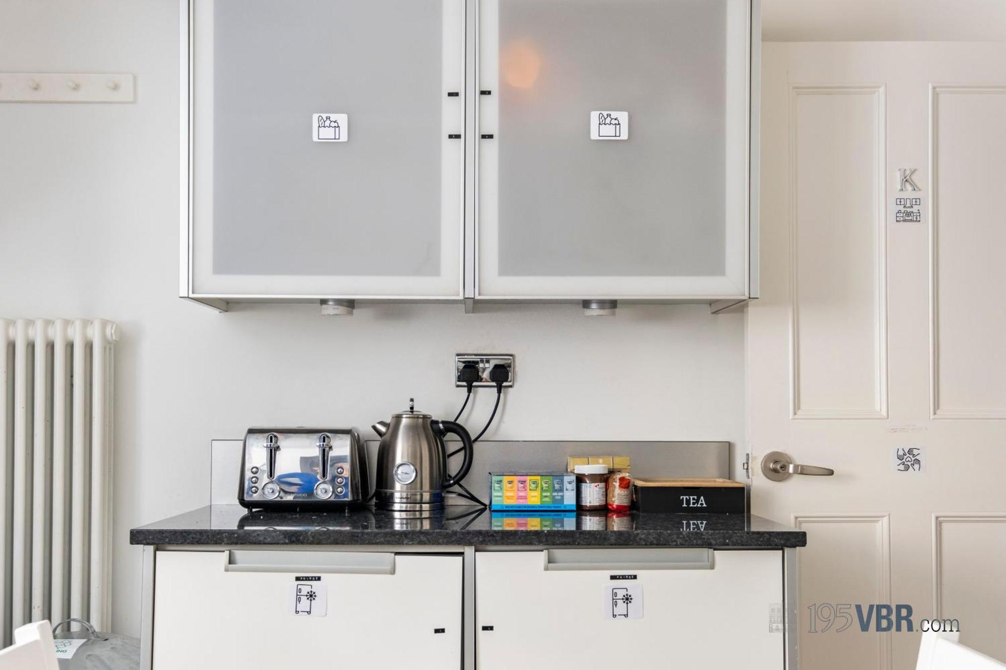 195vbr With Private Bathrooms, Shared Kitchen Apartamento
