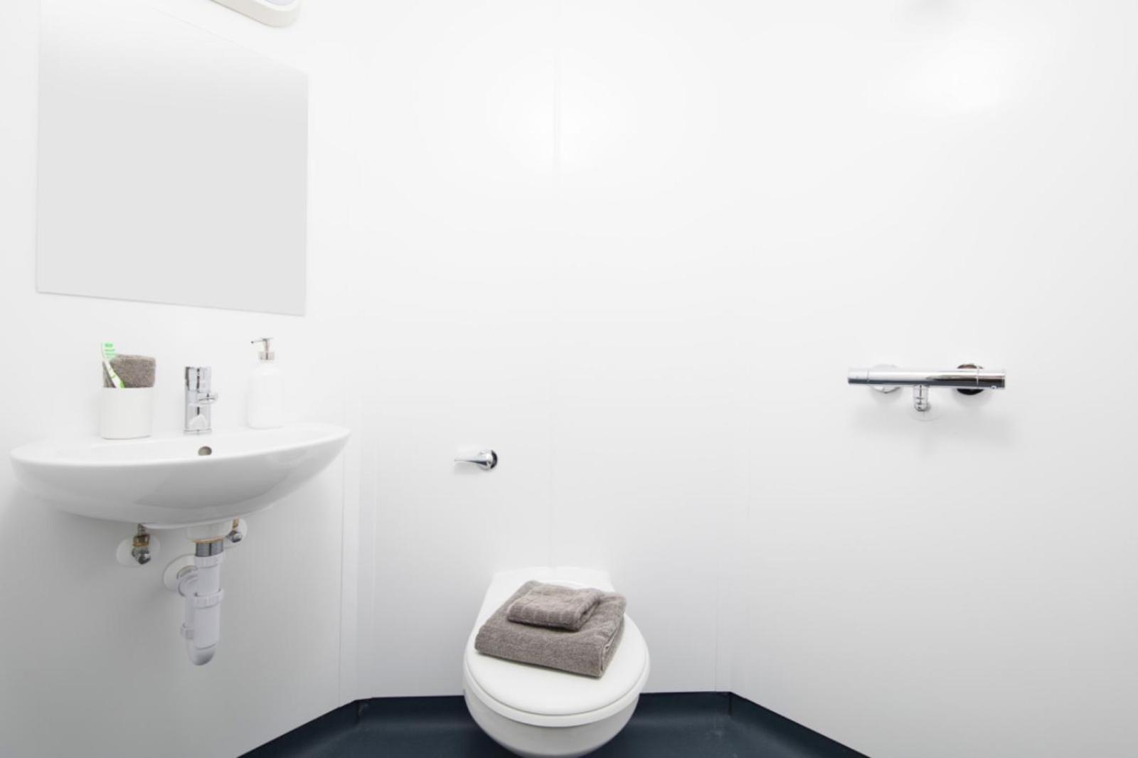 Student Only, Ensuite In A At Habitación en casa particular