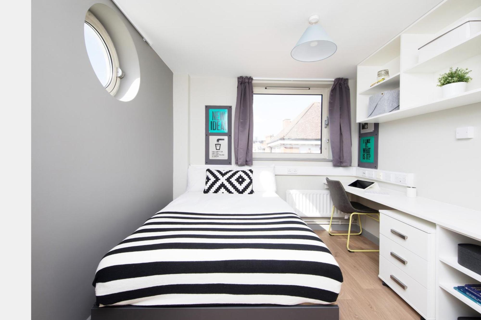 Student Only, Ensuite In A At Habitación en casa particular