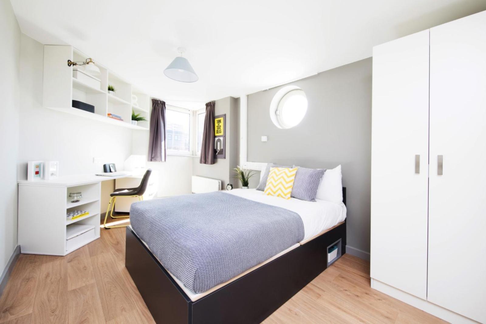 Student Only, Ensuite In A At Londres