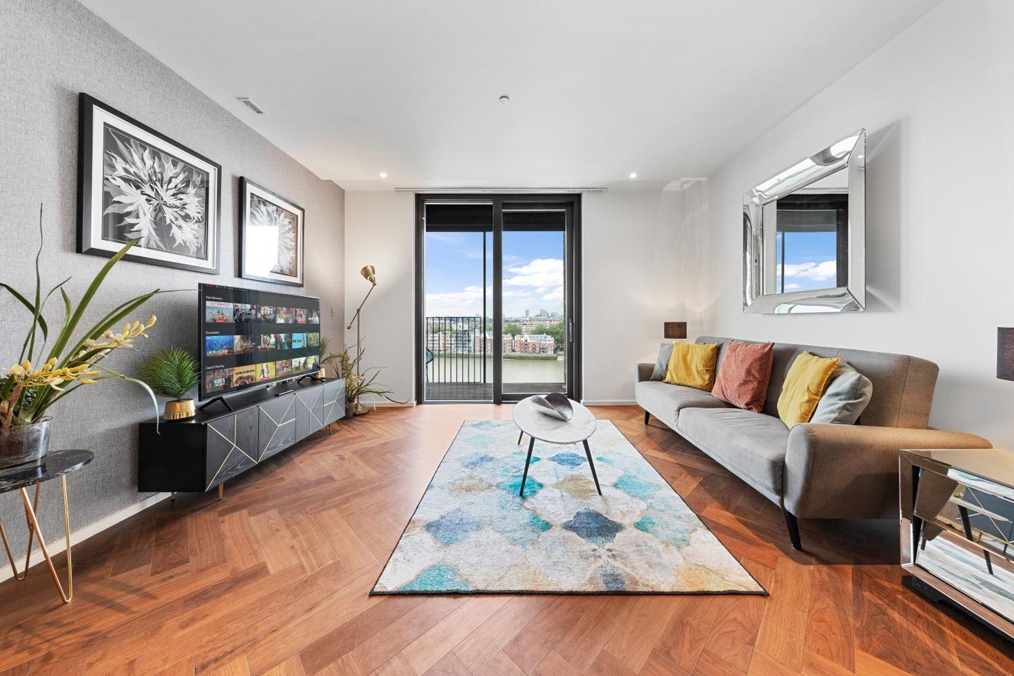 River Panorama 2 Bedroom New Development Londres
