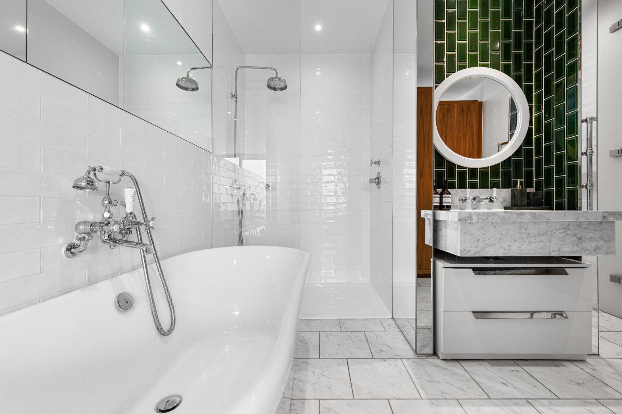 River Panorama 2 Bedroom New Development Londres