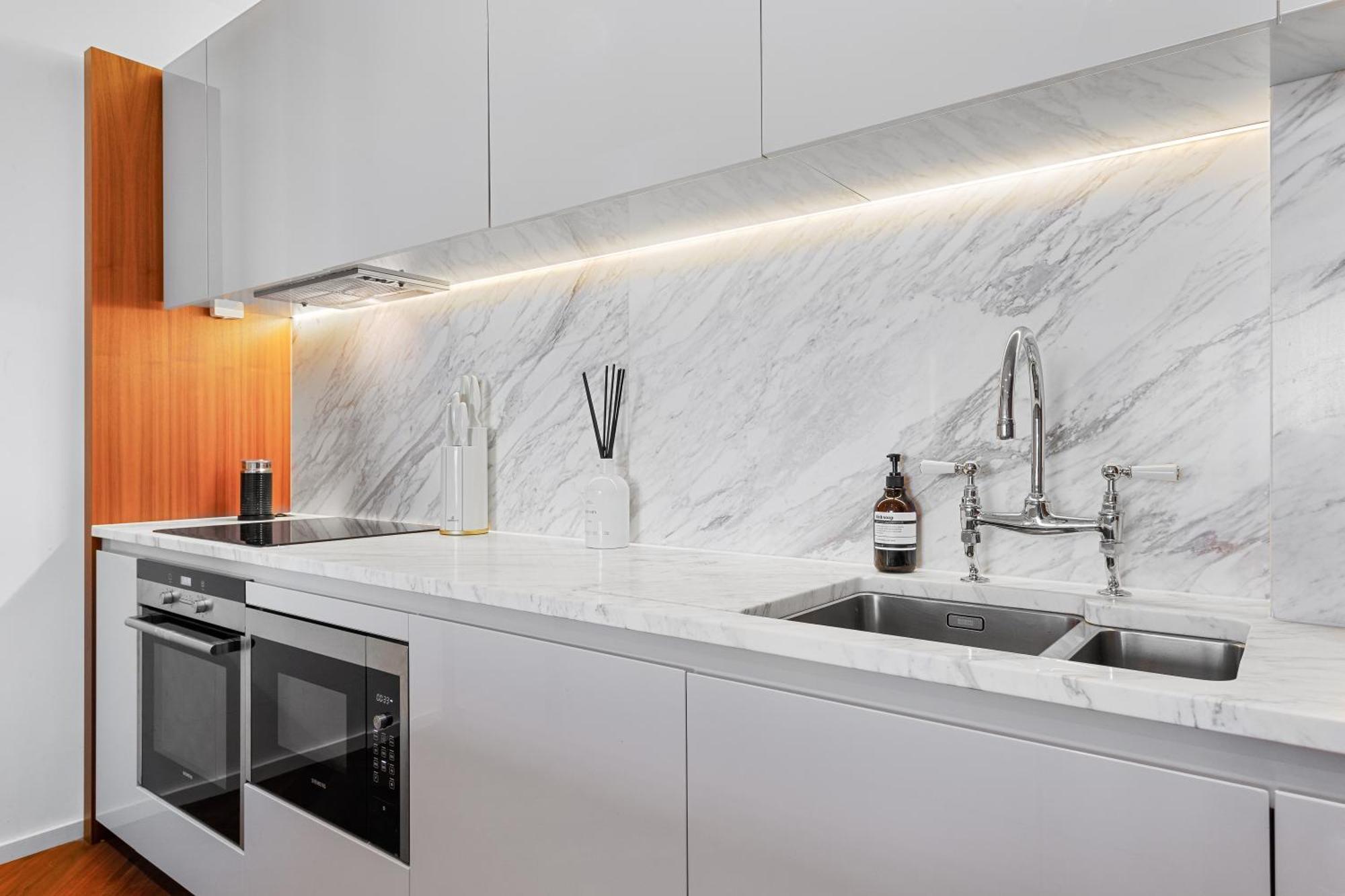 River Panorama 2 Bedroom New Development Londres