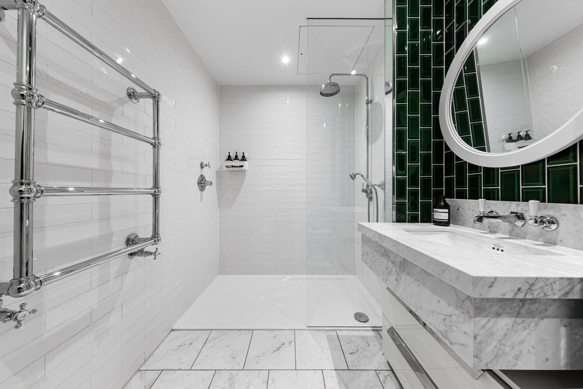 River Panorama 2 Bedroom New Development * Londres