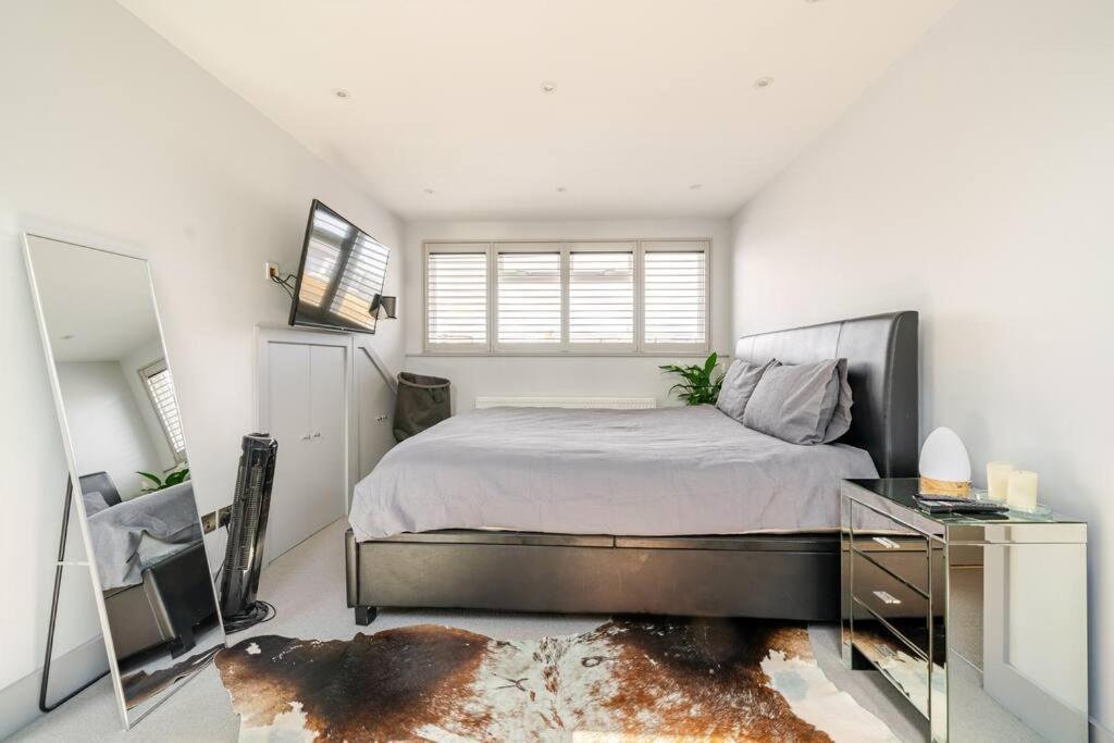Apartment Luxurious & Modern 2 Bedroom Notting Hill Townhouse *