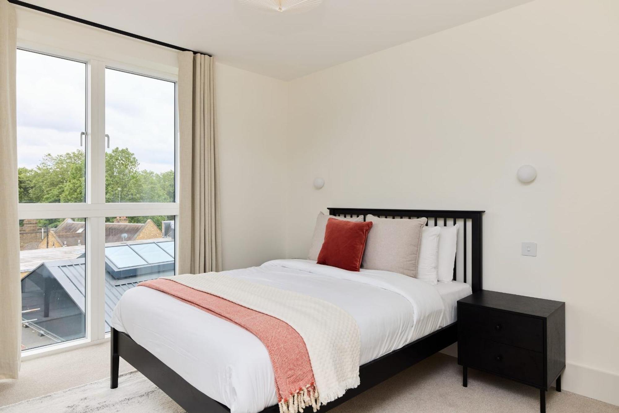 The East Mile Quarters - Gorgeous 3bdr Flat With Balcony * Londres
