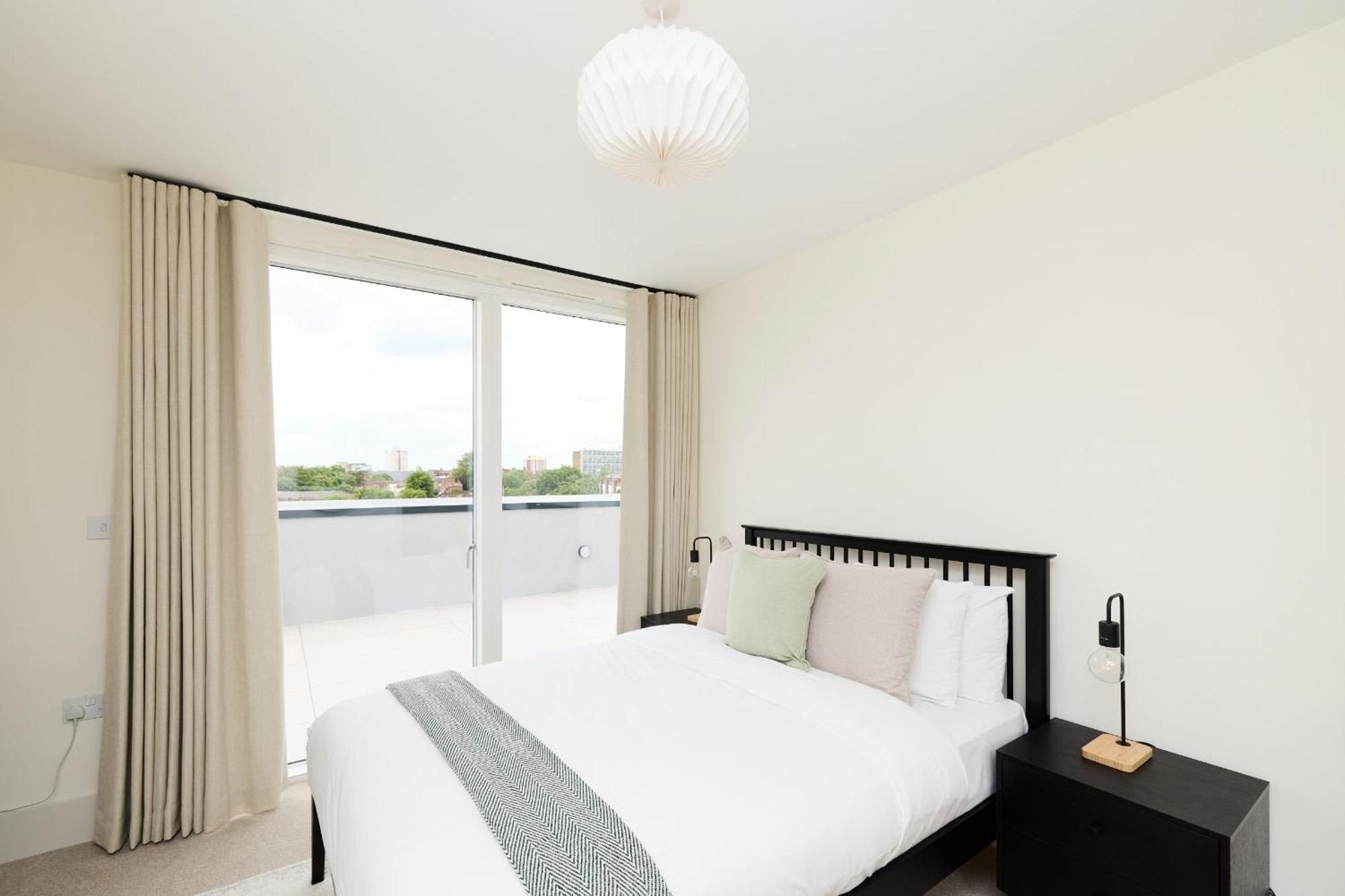 The East Mile Quarters - Gorgeous 3bdr Flat With Balcony Apartamento