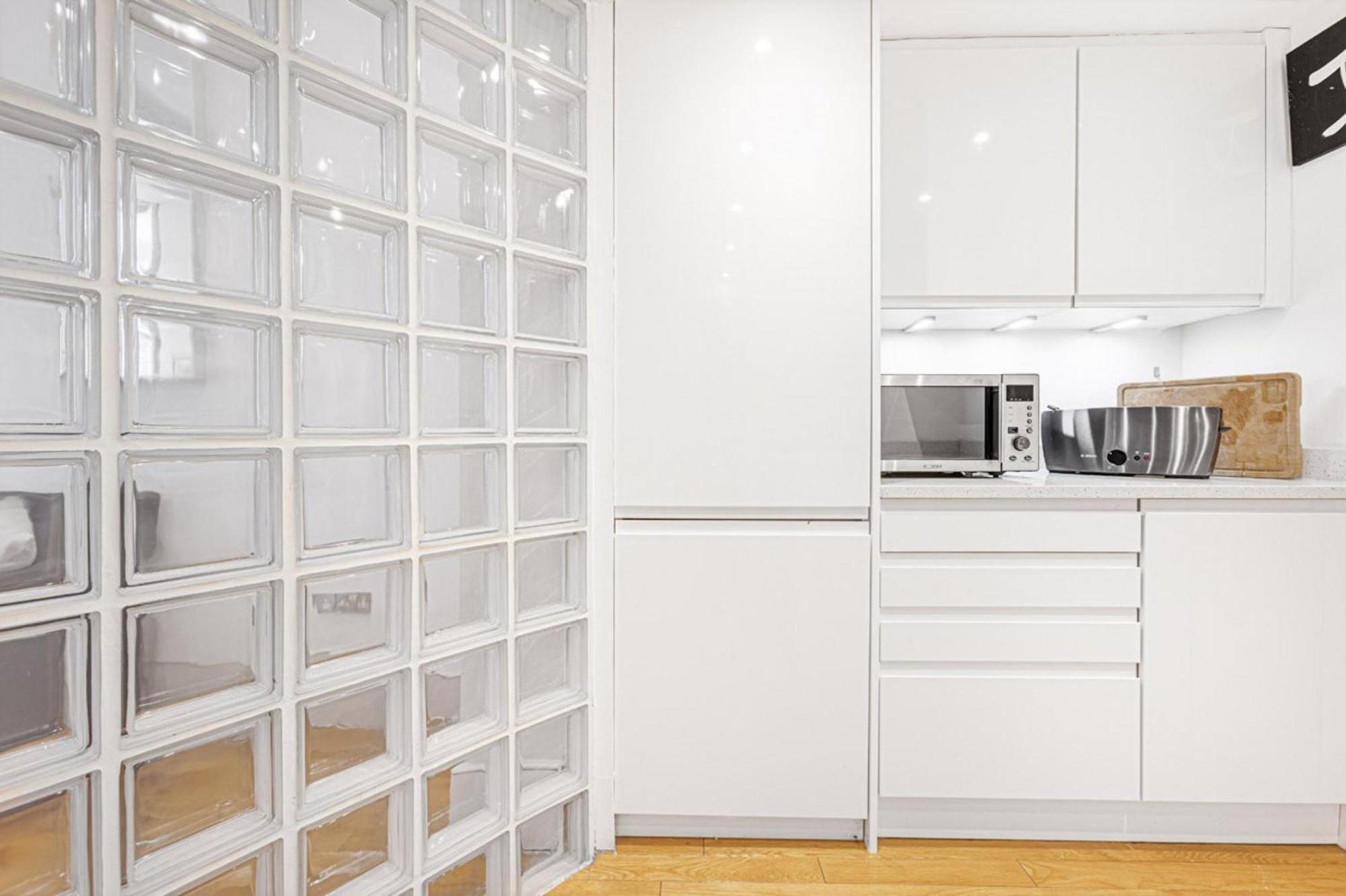 Boltons Court - 1 Bed *