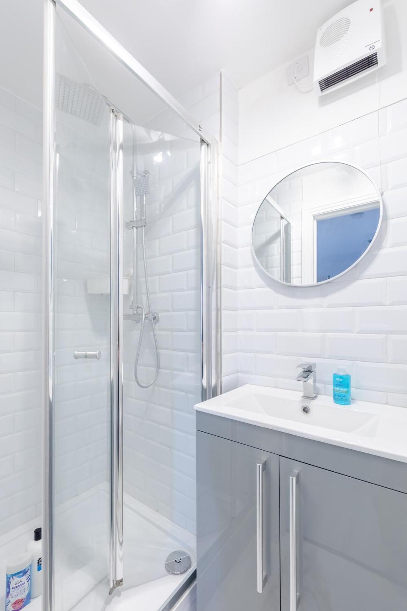 Contemporary 1bd Flat - Willesden Green! * Londen
