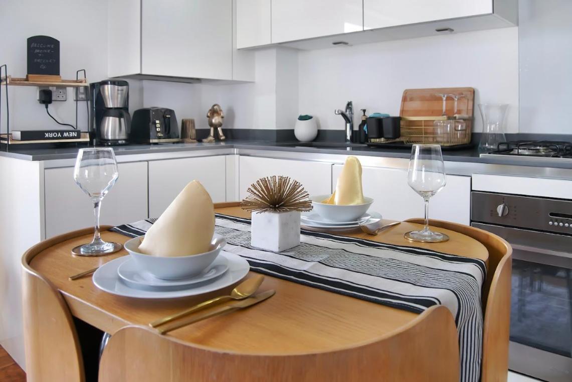 Unique Sky View -2 Bed Apartment