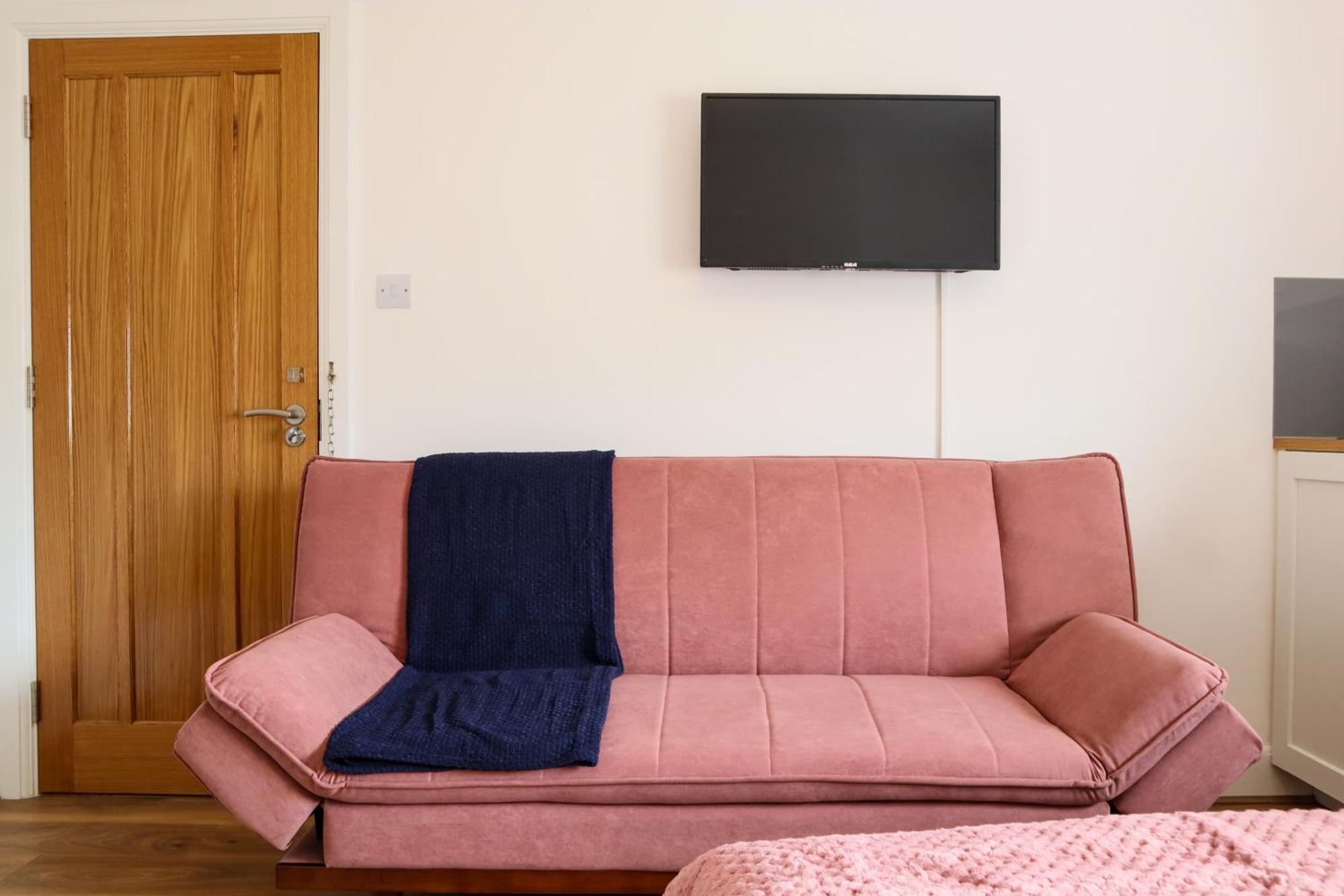 Zee Homes W6 Apartment London