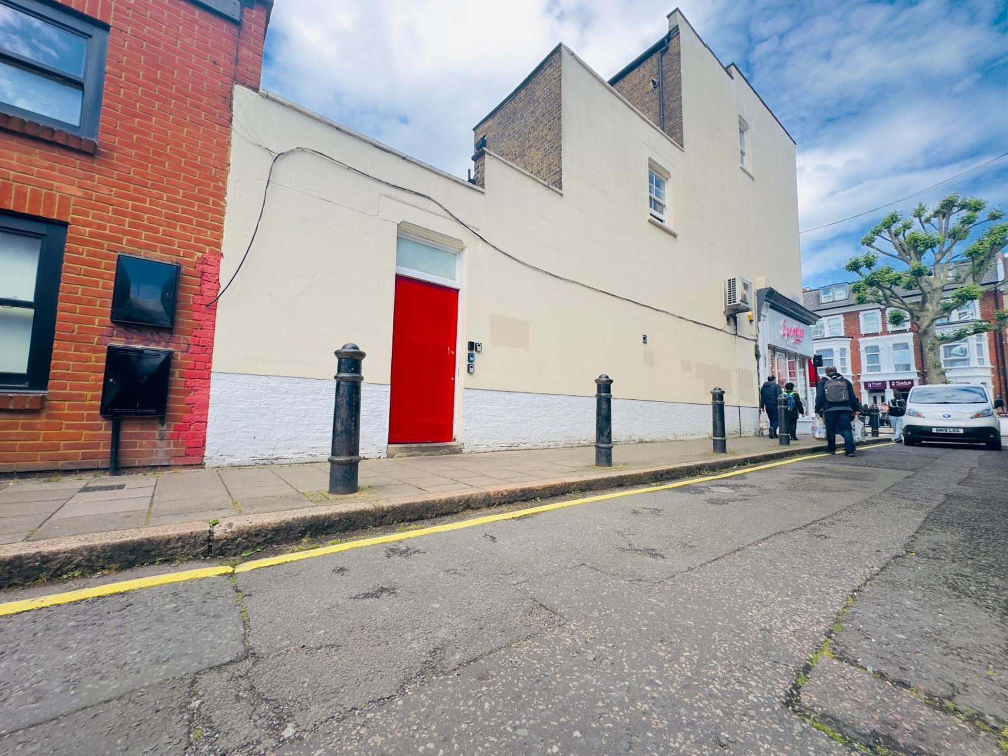 Apartment Zee Homes W6 London