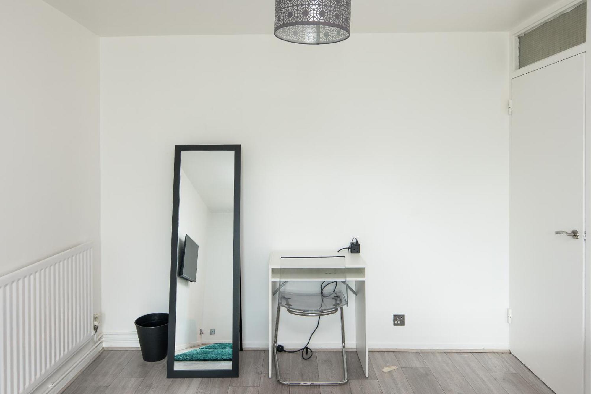Stylish With Wifi And Easy Access To Apartamento