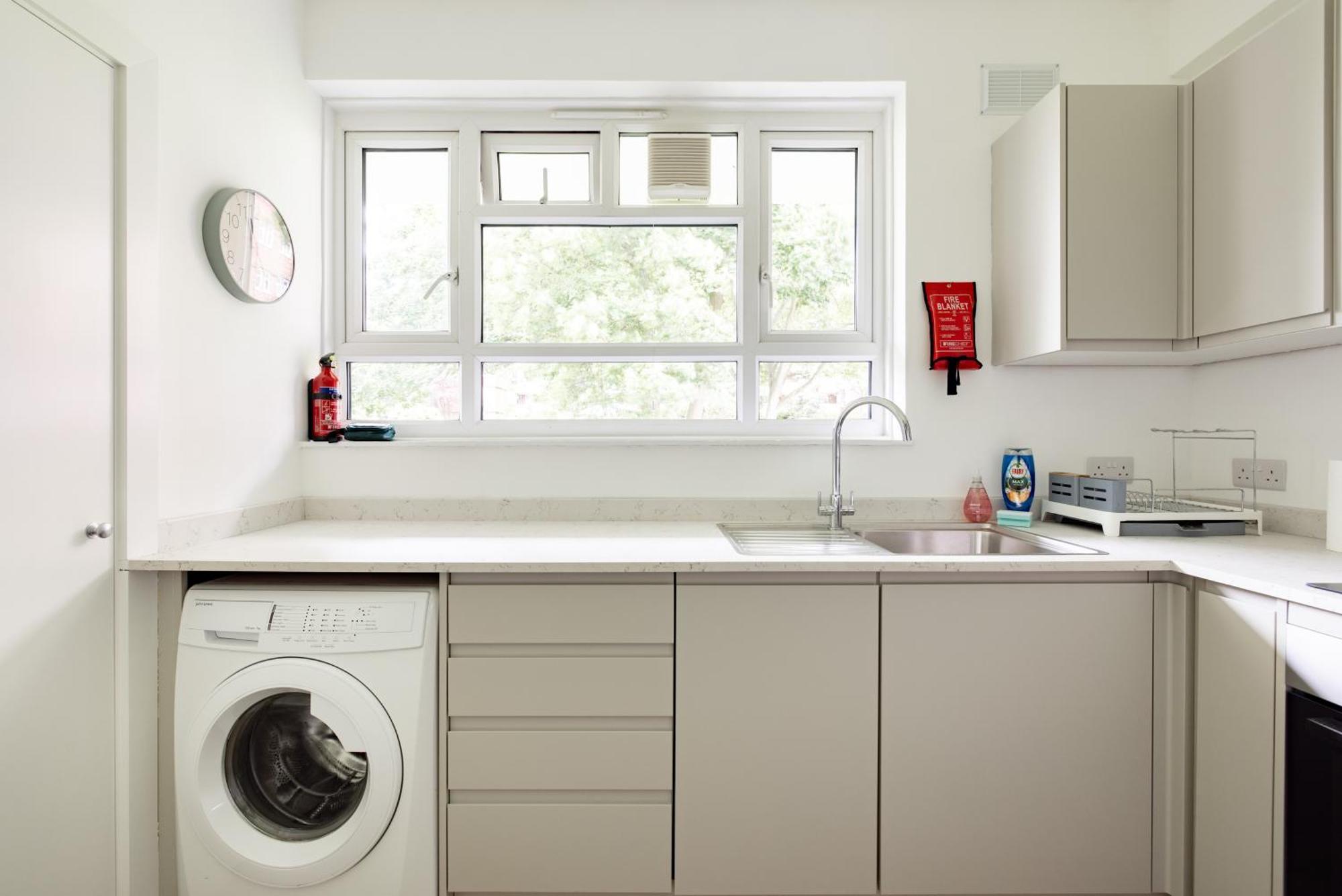 Penthousestays Wimbledon - Chic 2 Bedroom King Bed With Balcony - 2 Mins From Wimbledon Tennis Club And Museum - Aeltc