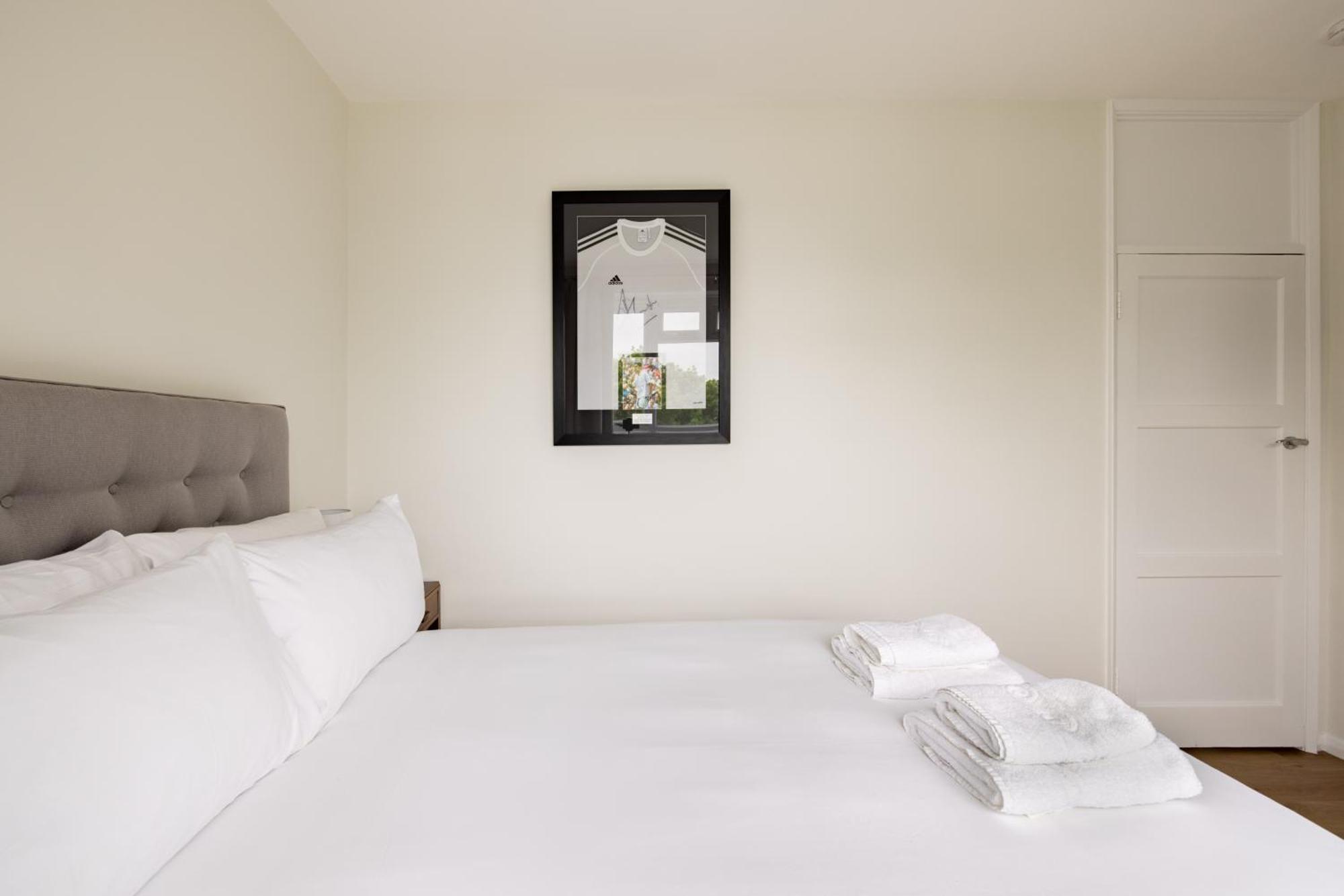 Penthousestays Wimbledon - Chic 2 Bedroom King Bed With Balcony - 2 Mins From Wimbledon Tennis Club And Museum - Aeltc Apartamento *