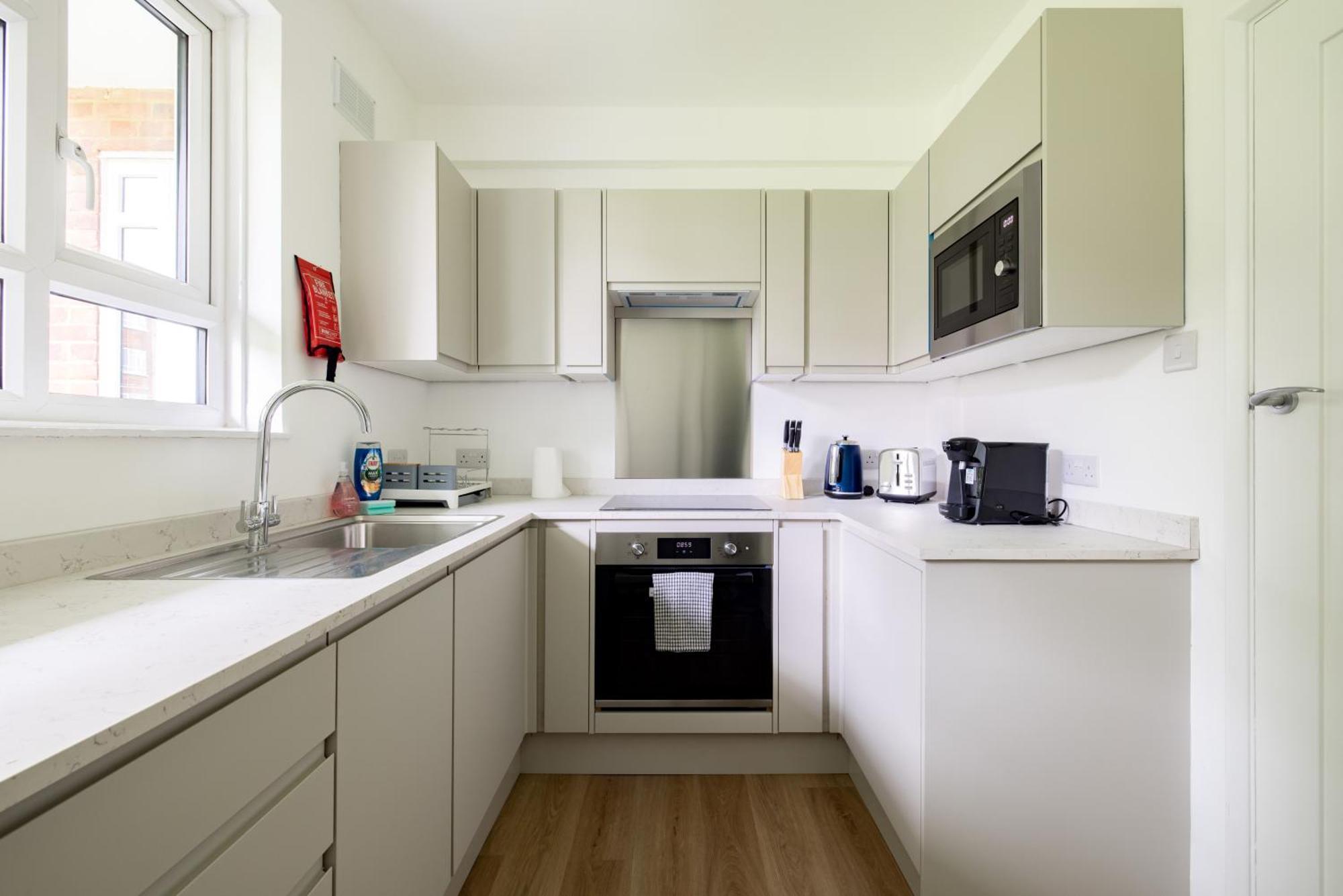 Penthousestays Wimbledon - Chic 2 Bedroom King Bed With Balcony - 2 Mins From Wimbledon Tennis Club And Museum - Aeltc Londres