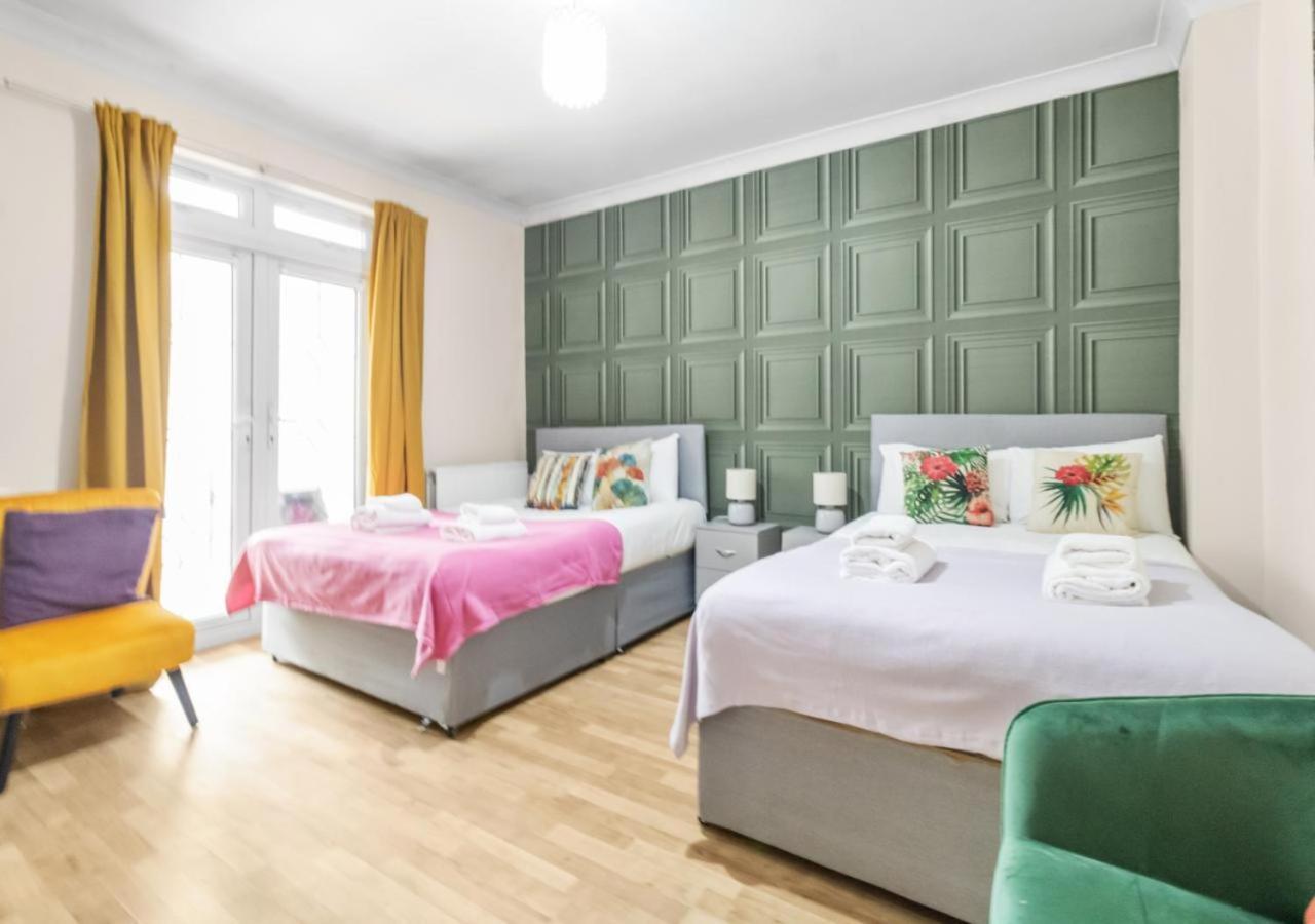 The Roundway Styles & Cosy Private In *