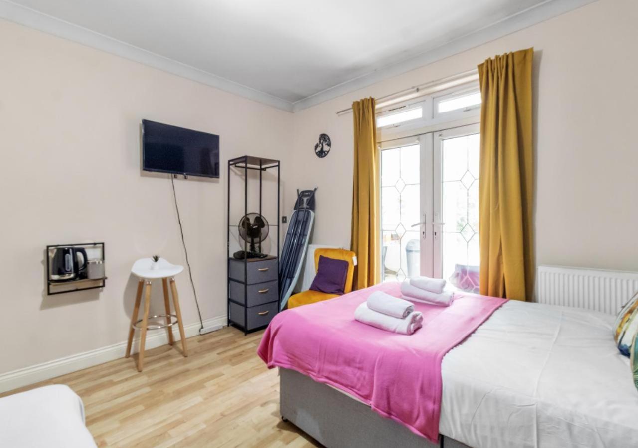 The Roundway Styles & Cosy Private In Londres
