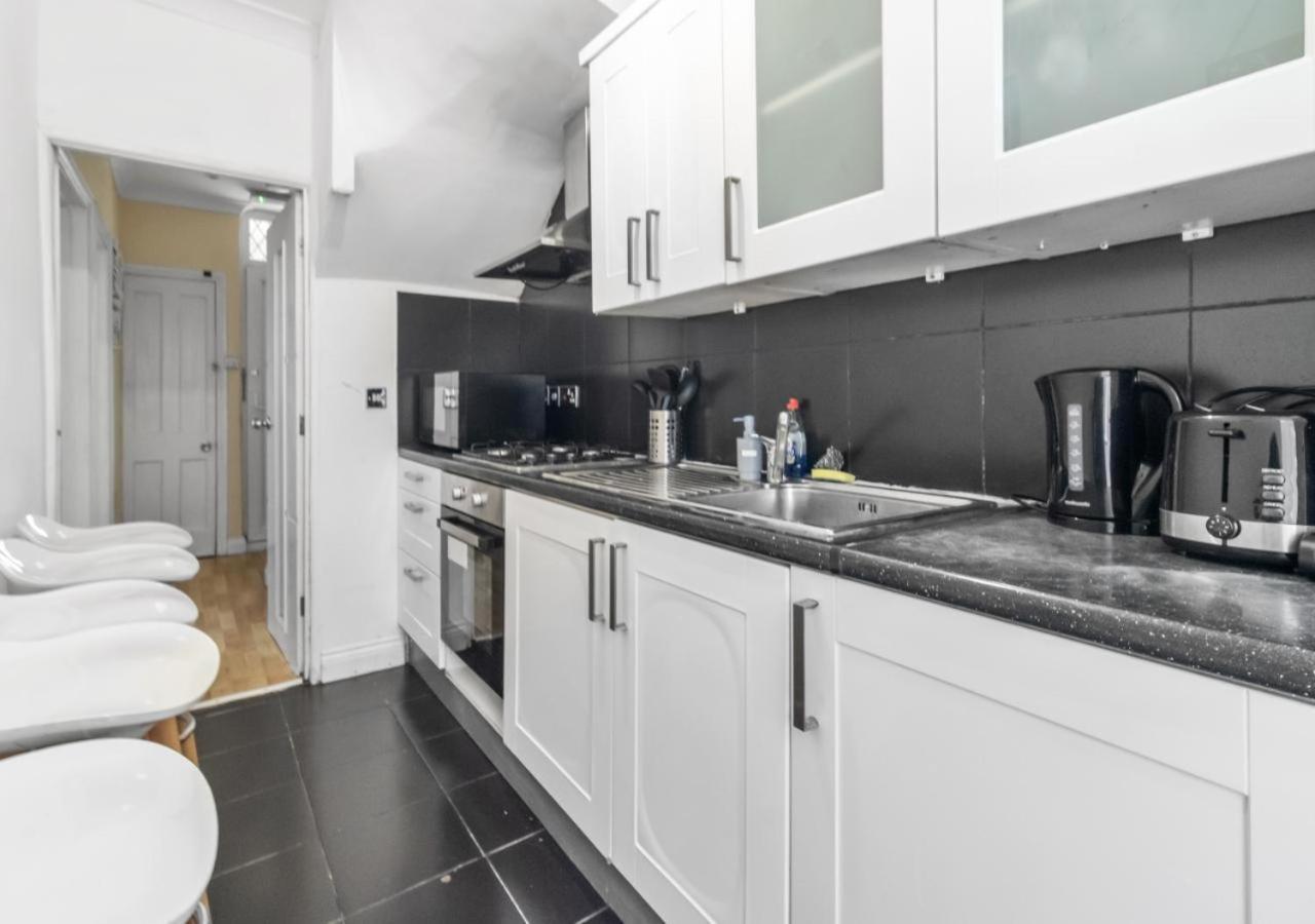 Apartamento The Roundway Styles & Cosy Private In