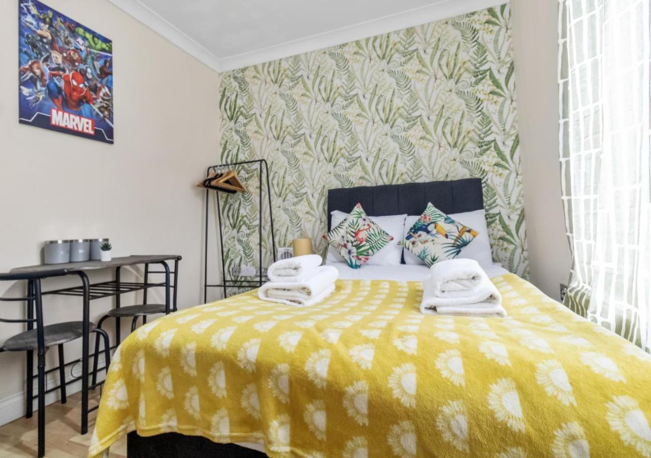 The Roundway Styles & Cosy Private In Apartamento *