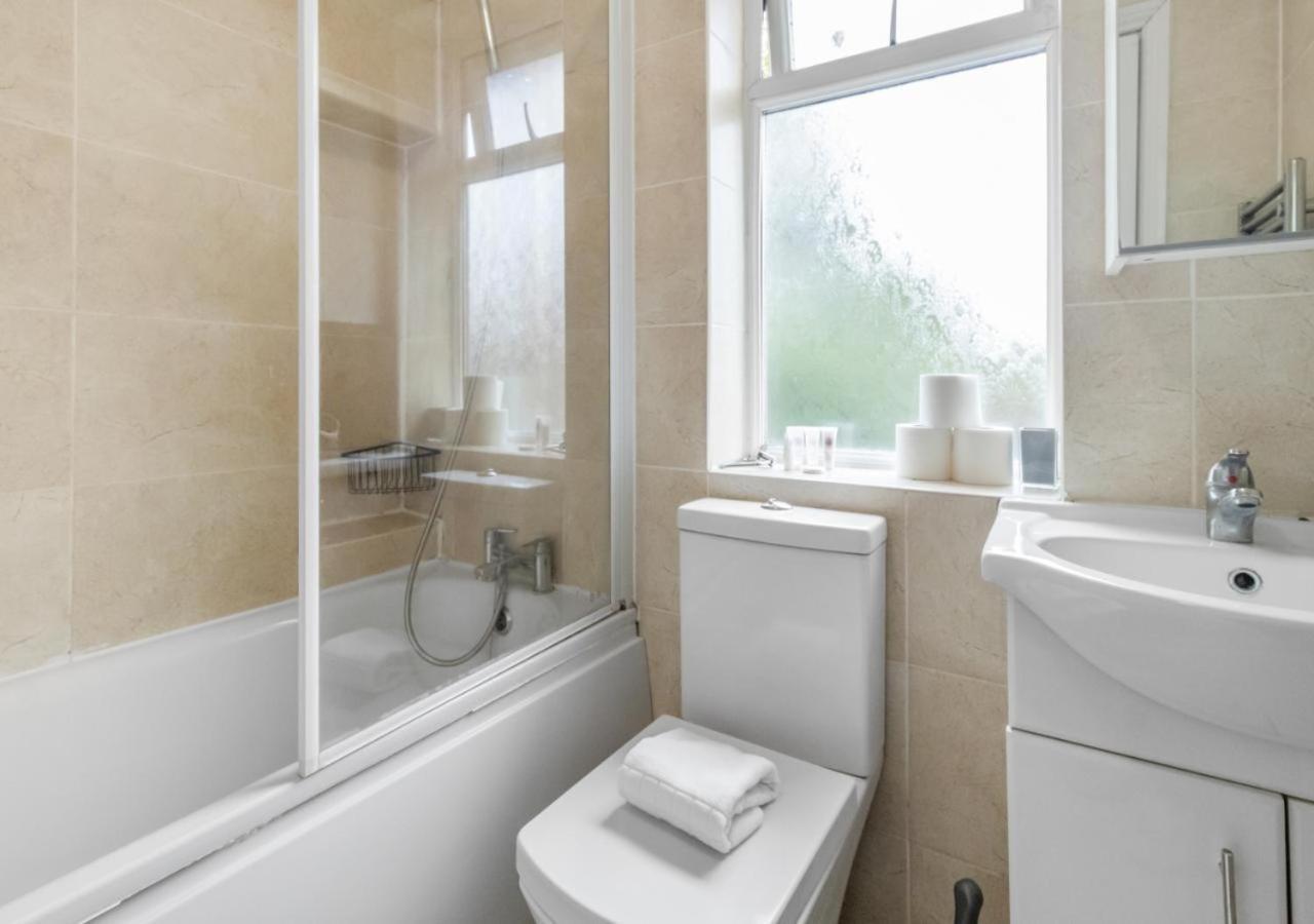 The Roundway Styles & Cosy Private In Apartamento *
