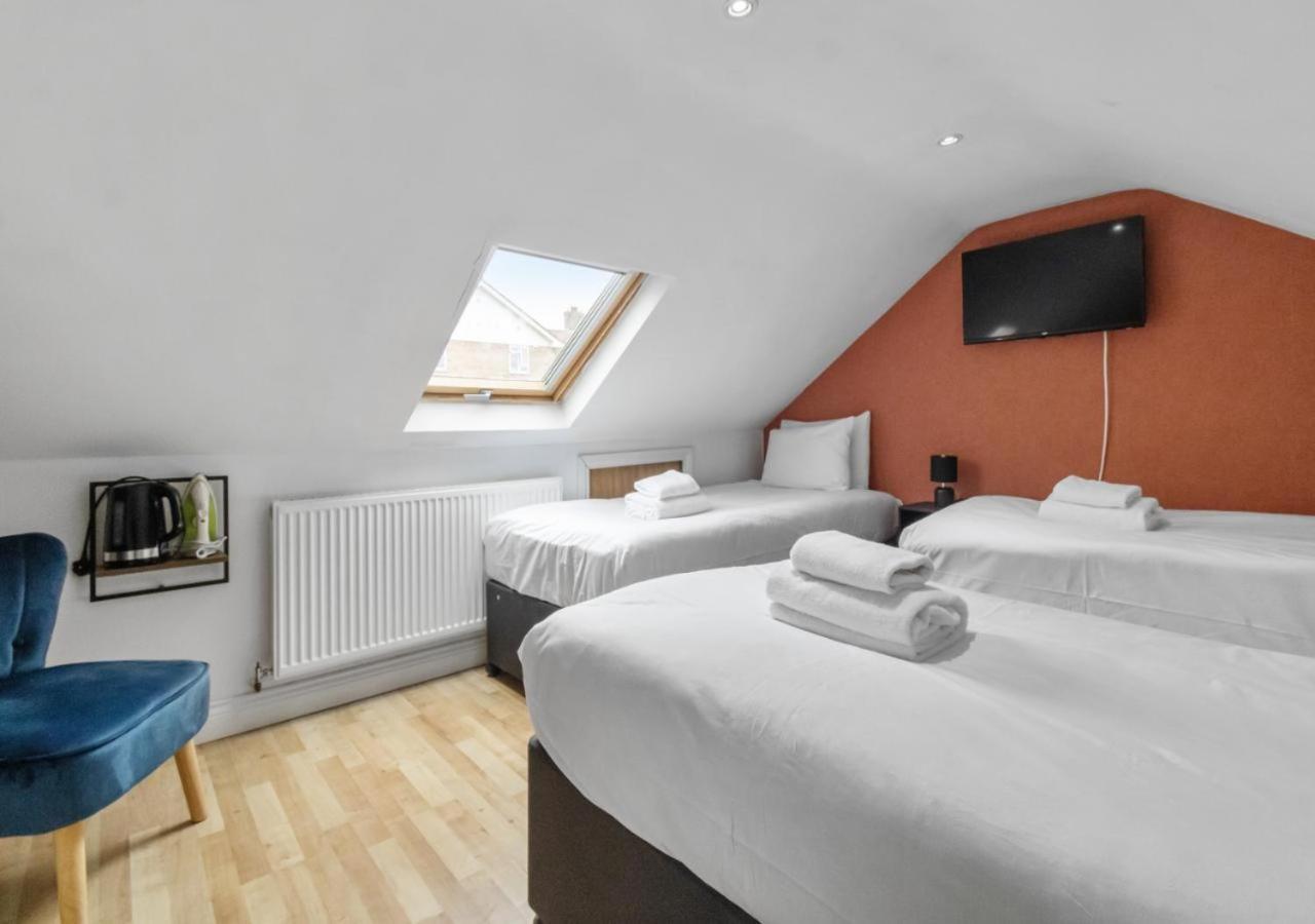The Roundway Styles & Cosy Private In