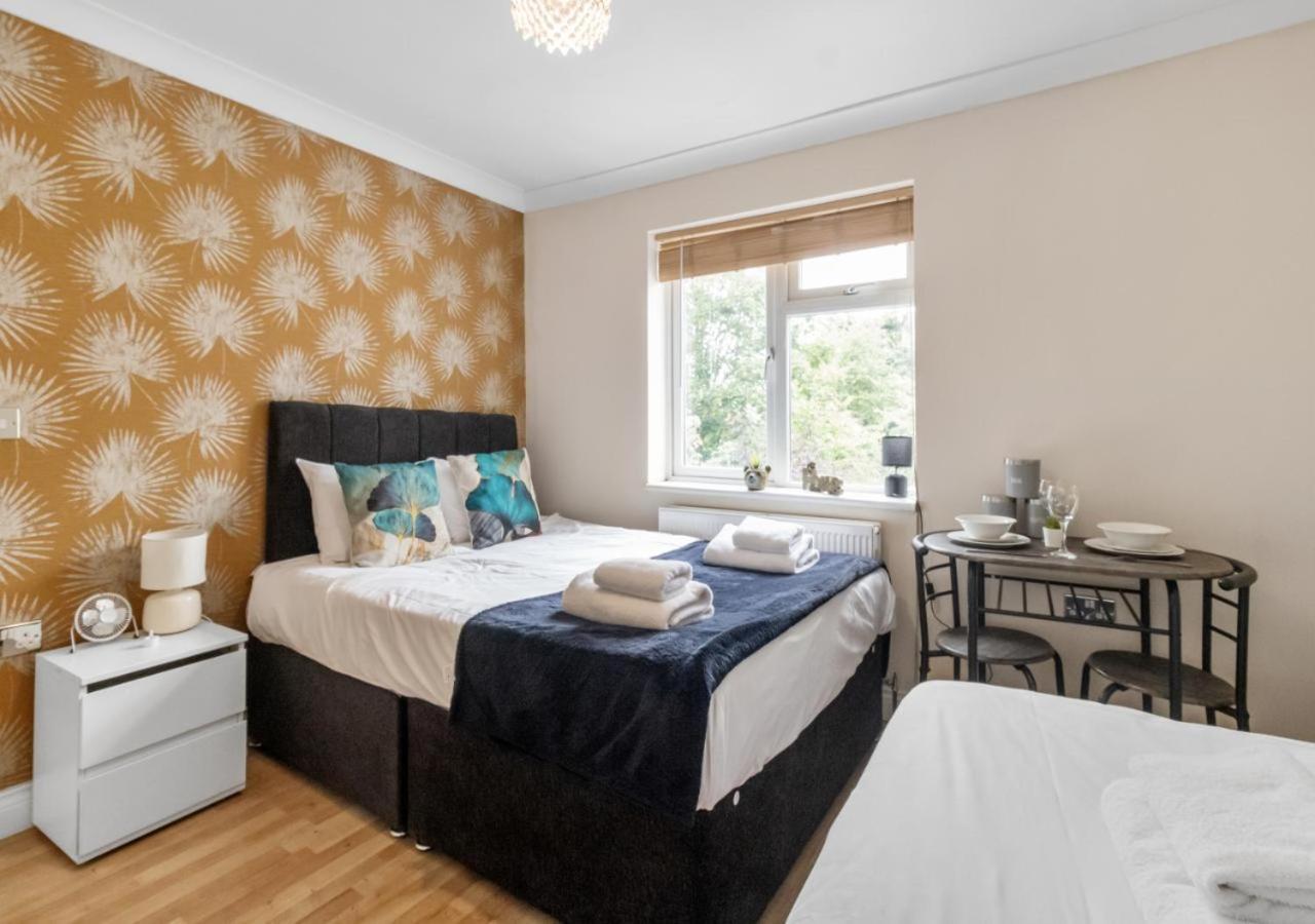 The Roundway Styles & Cosy Private In Apartamento *