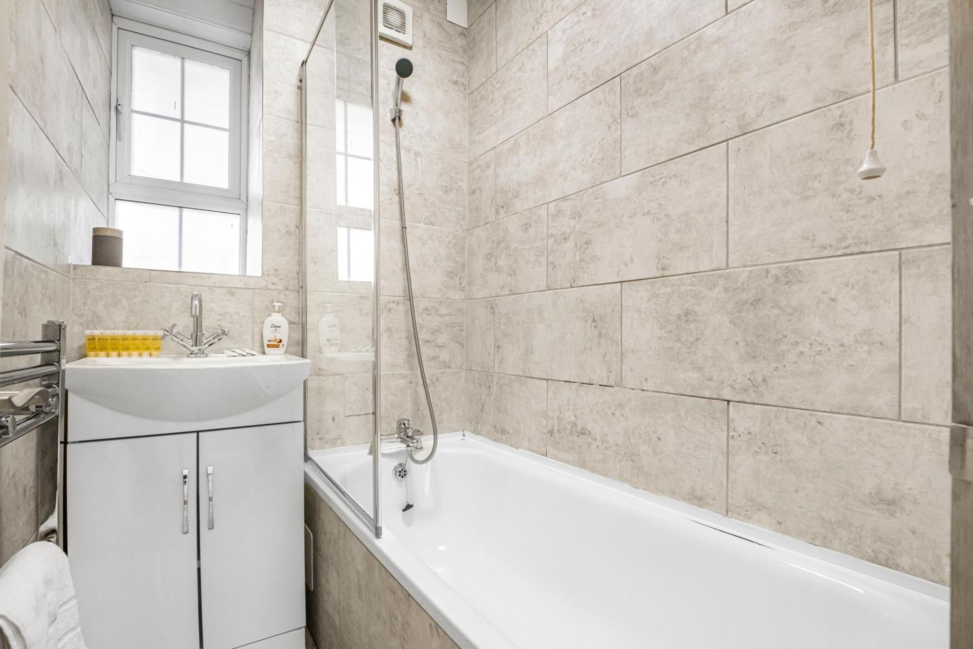 Pass The Keys In Sunny Waterloo Apartamento *