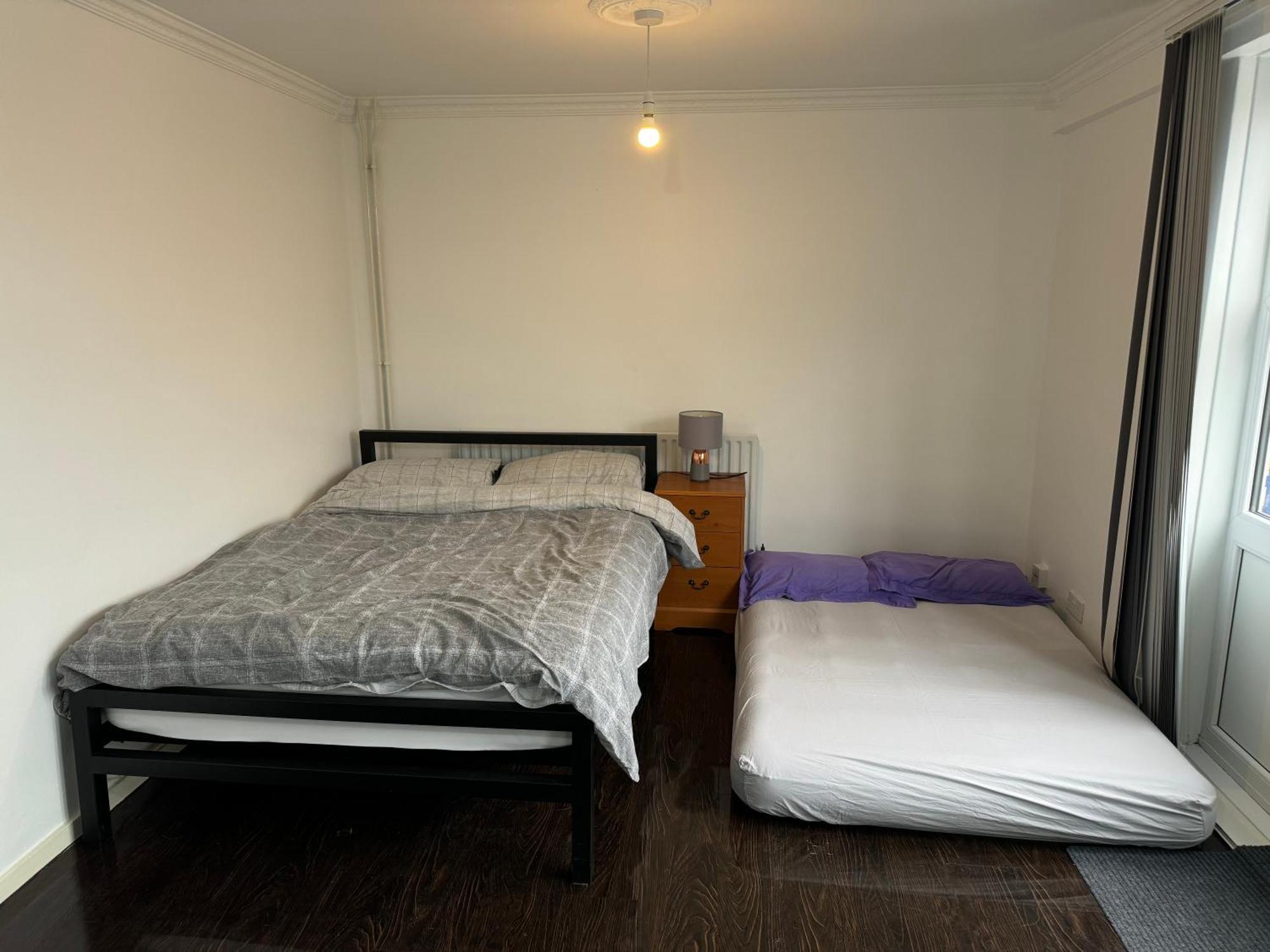 Large With Balcony Overlooking Guest house