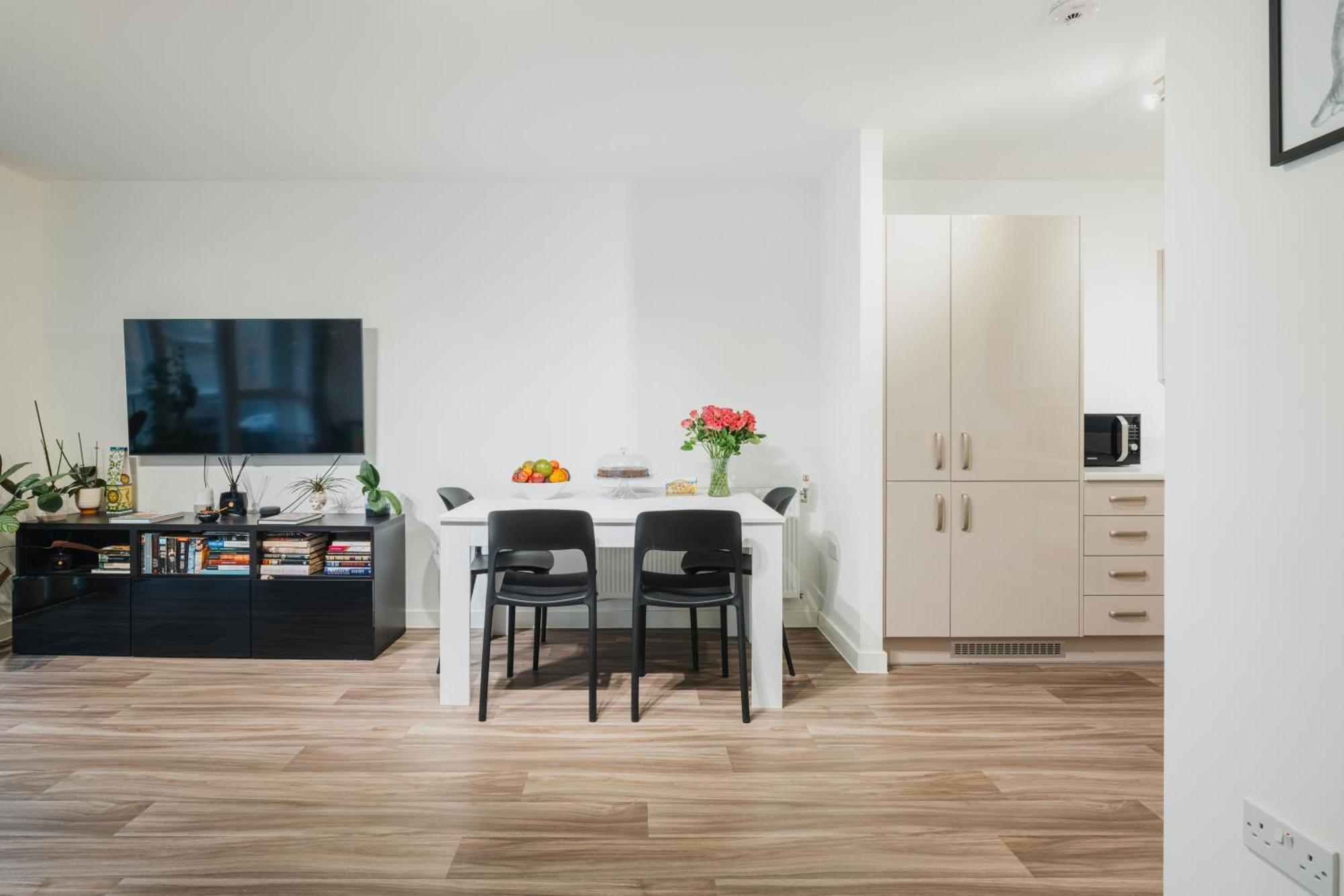 Quarto em Acomodações Particulares Brixton Village Flat- Private En-suite Double Bedroom *