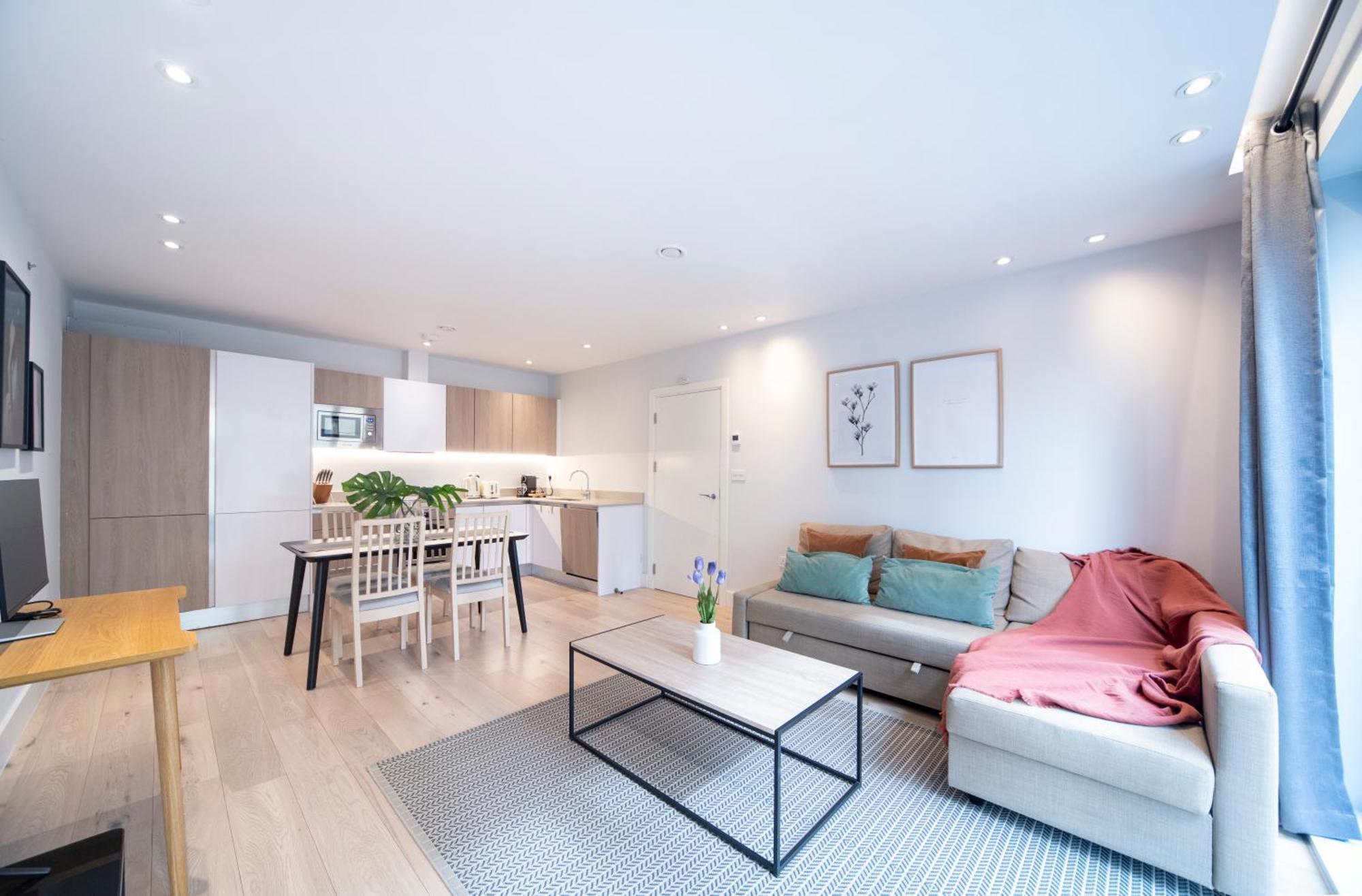 Lovely 1br - Zone 1 - Station Nearby