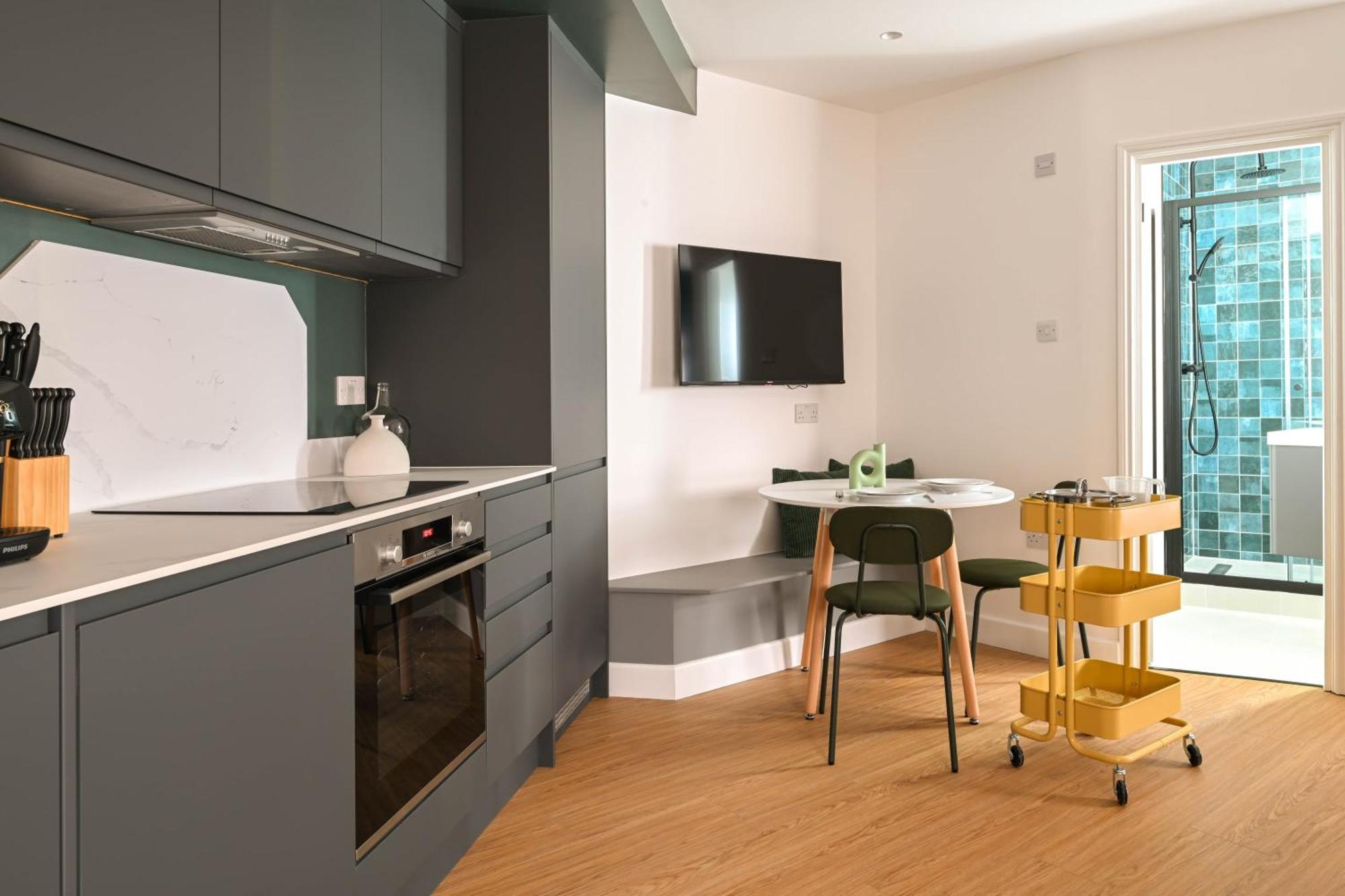 Funky Close To Angel Station And Regent Canal *