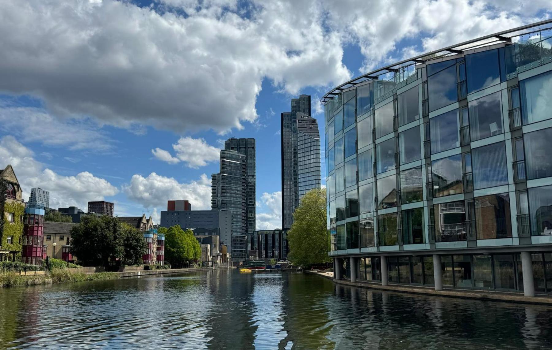 Funky Close To Angel Station And Regent Canal *
