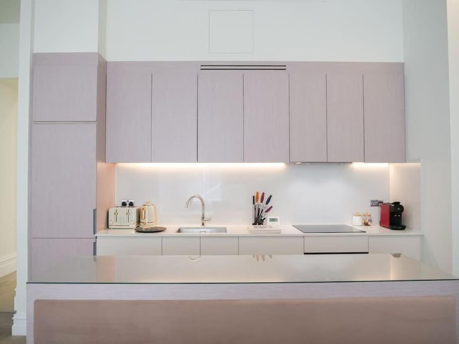 Stylish 2 Bed Flat On The Iconic Gloucester Road Appartement Londres