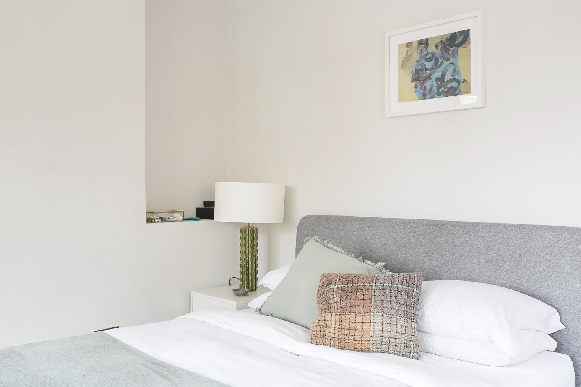 Beautiful Centrally Located Large Studio Apartamento *
