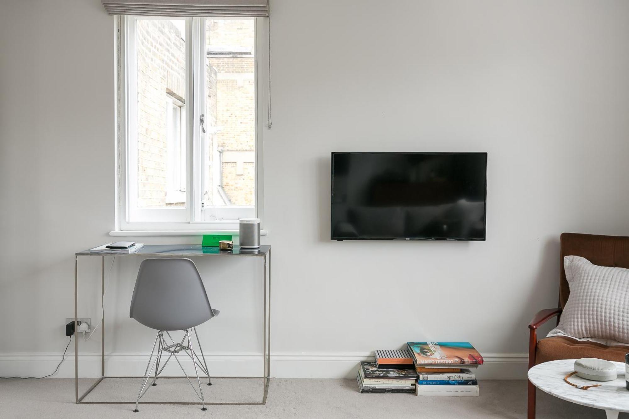 Beautiful Centrally Located Large Studio