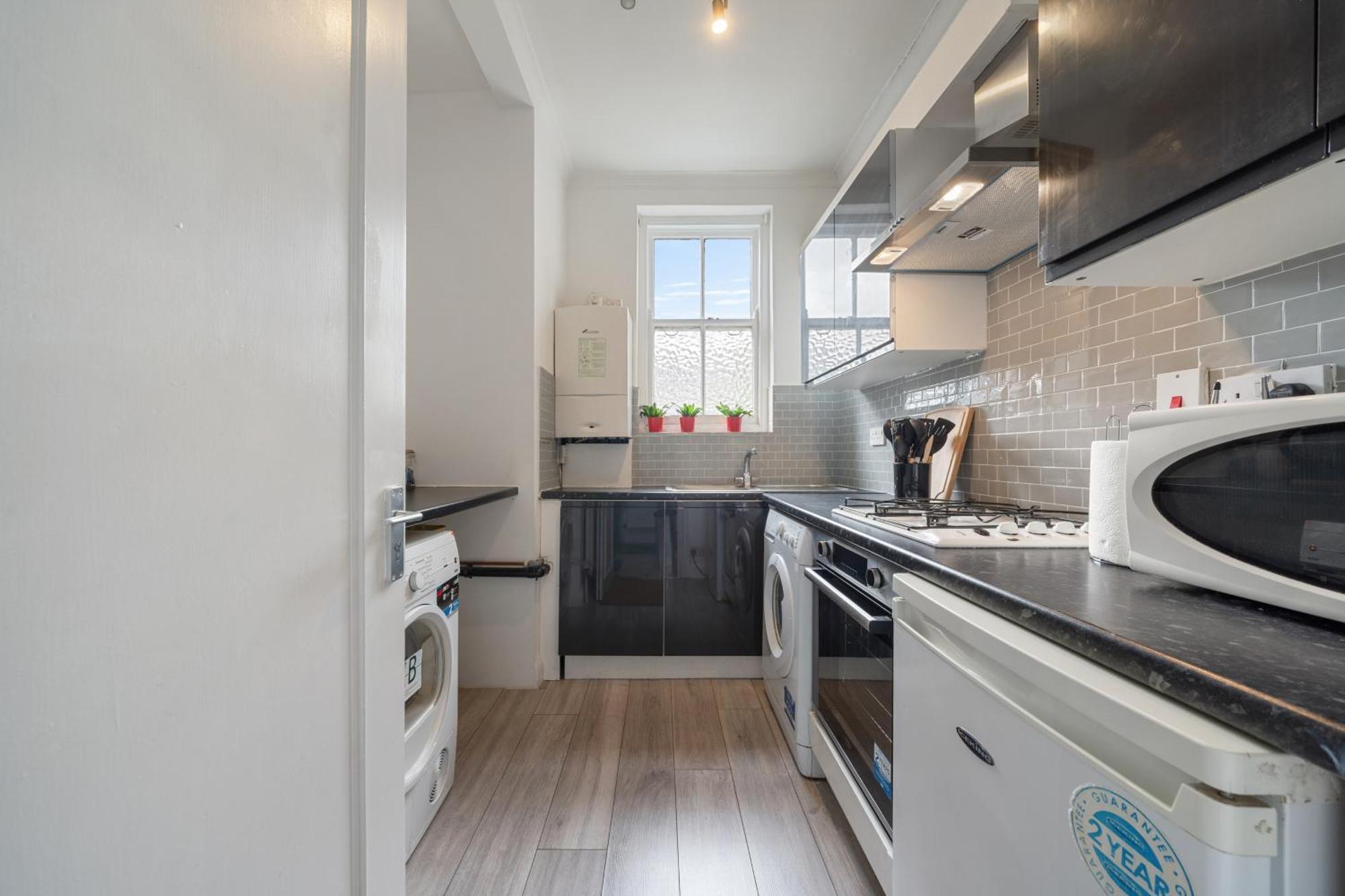 The Chalton Funk-in Kings Cross Apartment