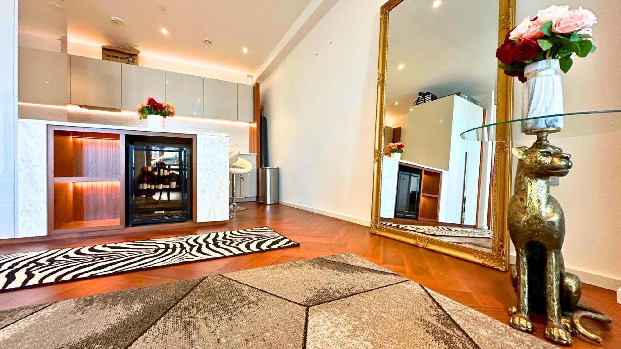 Apartamento Lavish Penthouse River View Fast Wifi - Luxurylondonstays